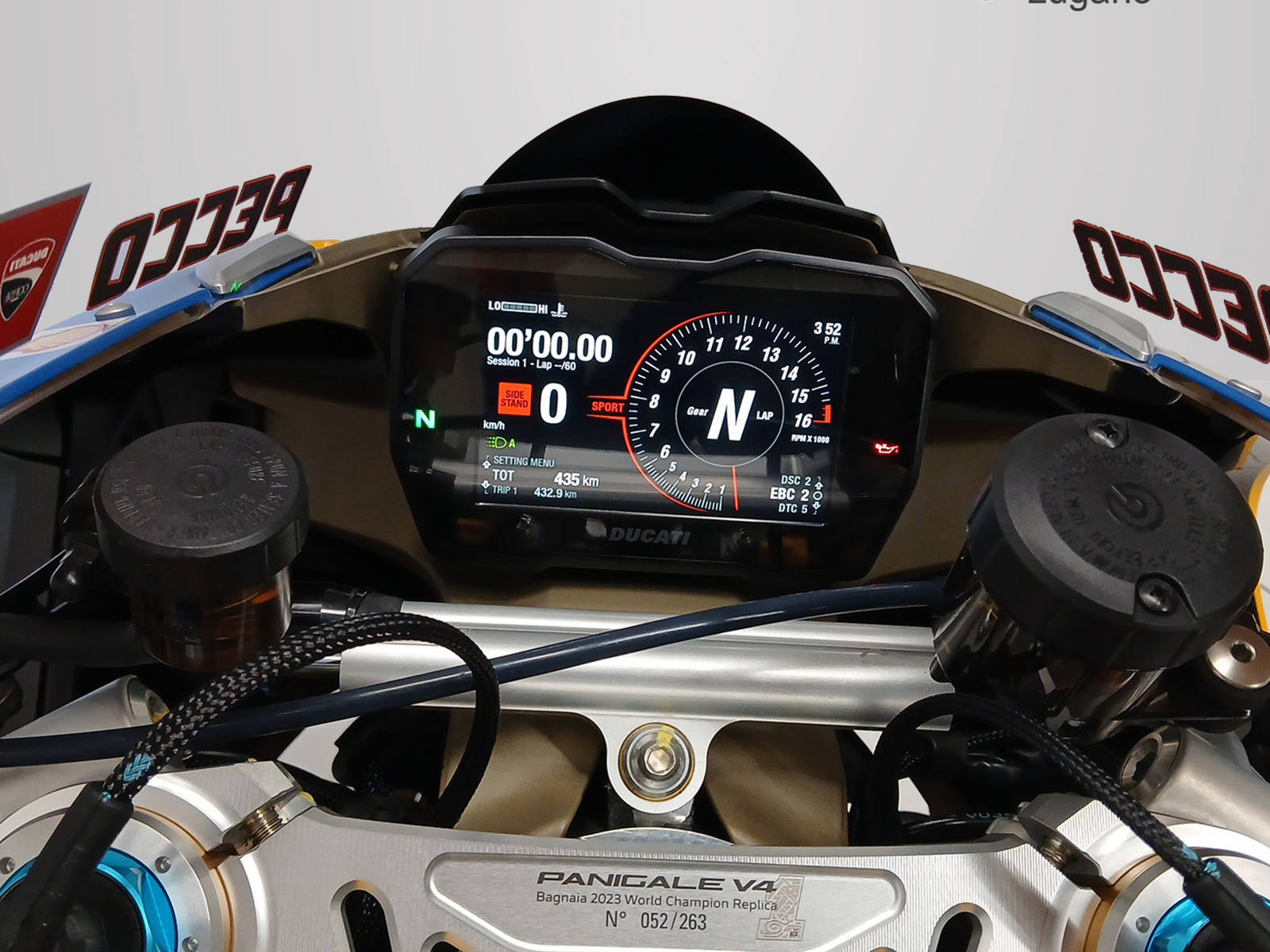 DUCATI Panigale V4 S Pecco Bagnaia n°52/263-showroom-element-2