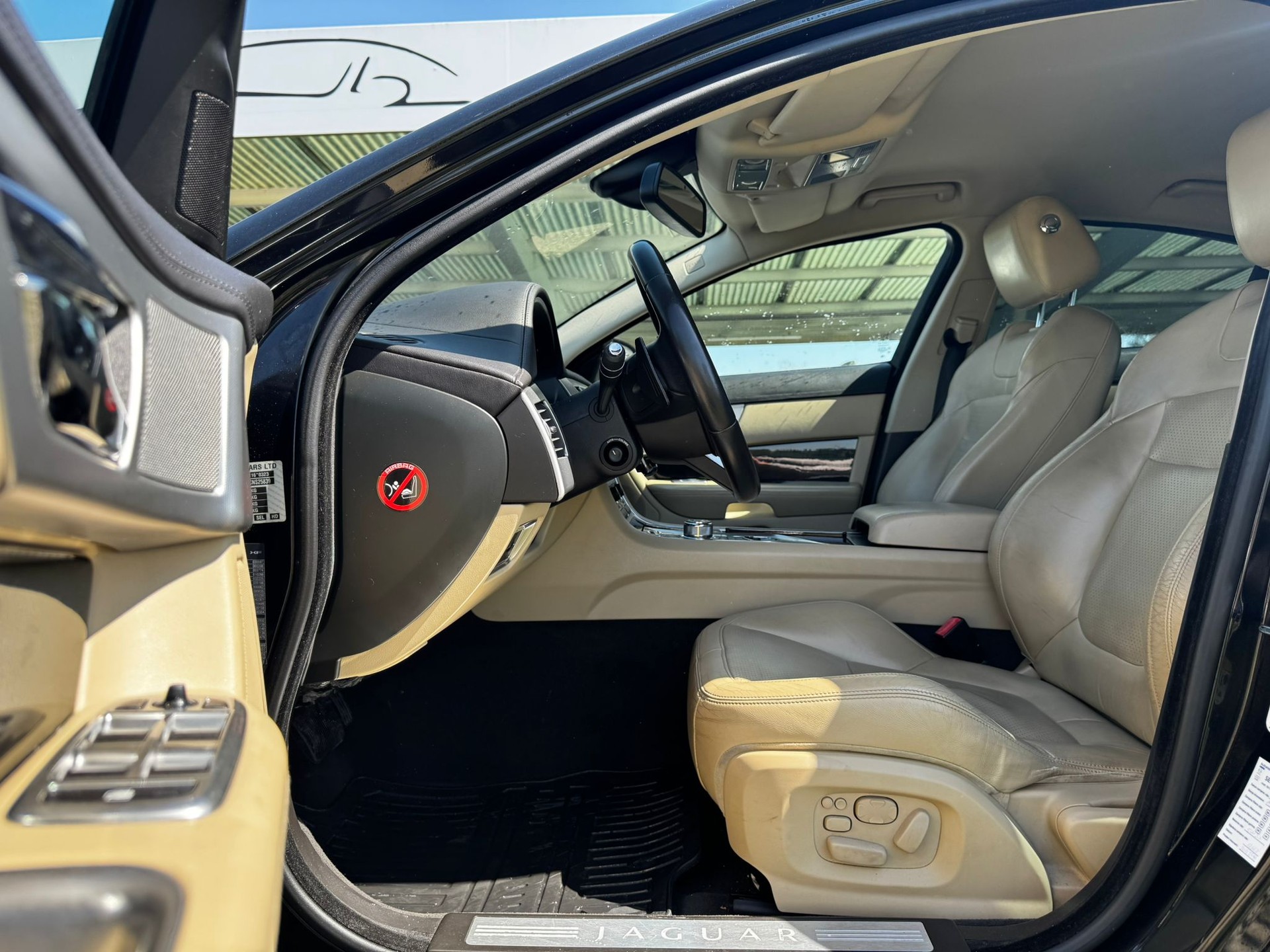 JAGUAR XF 3.0d S V6-image-8