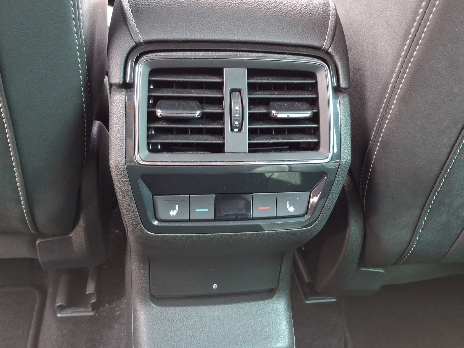 SKODA Kodiaq 2.0 TSI Sport Line DSG 4x4-image-14