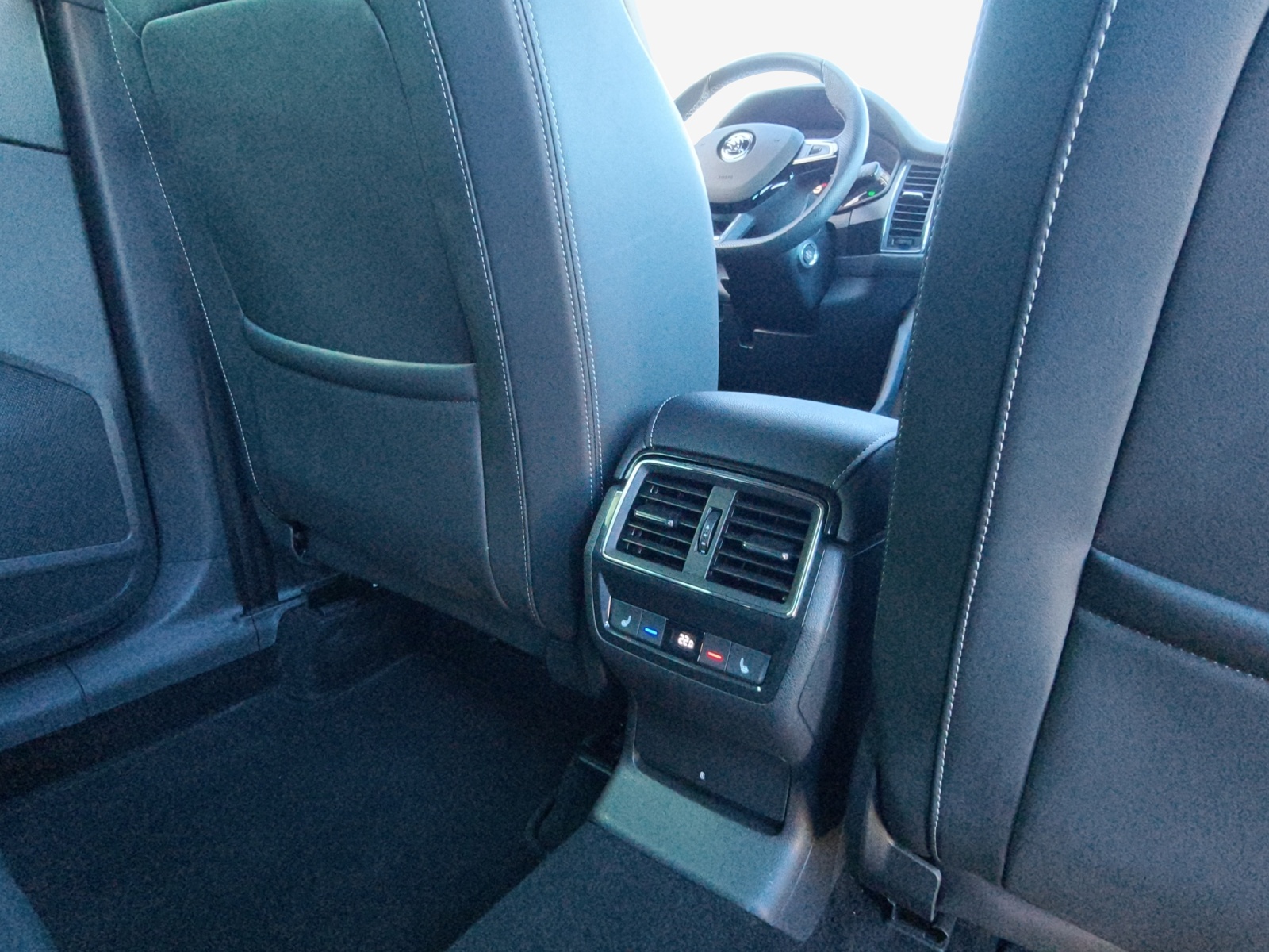 SKODA Kodiaq 2.0 TSI Sport Line DSG 4x4-image-13