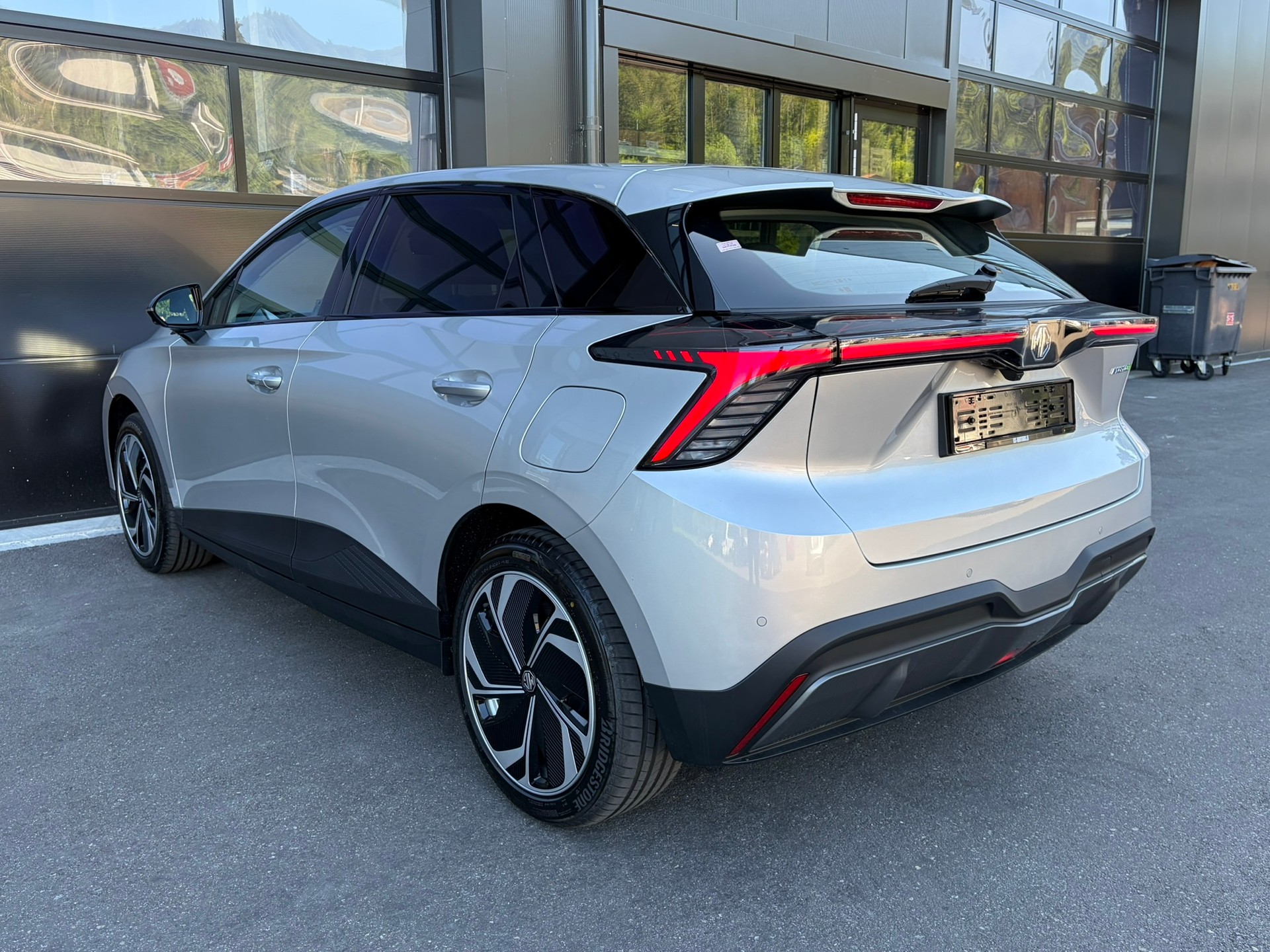 MG 4 EV 64kWh Premium-image-5