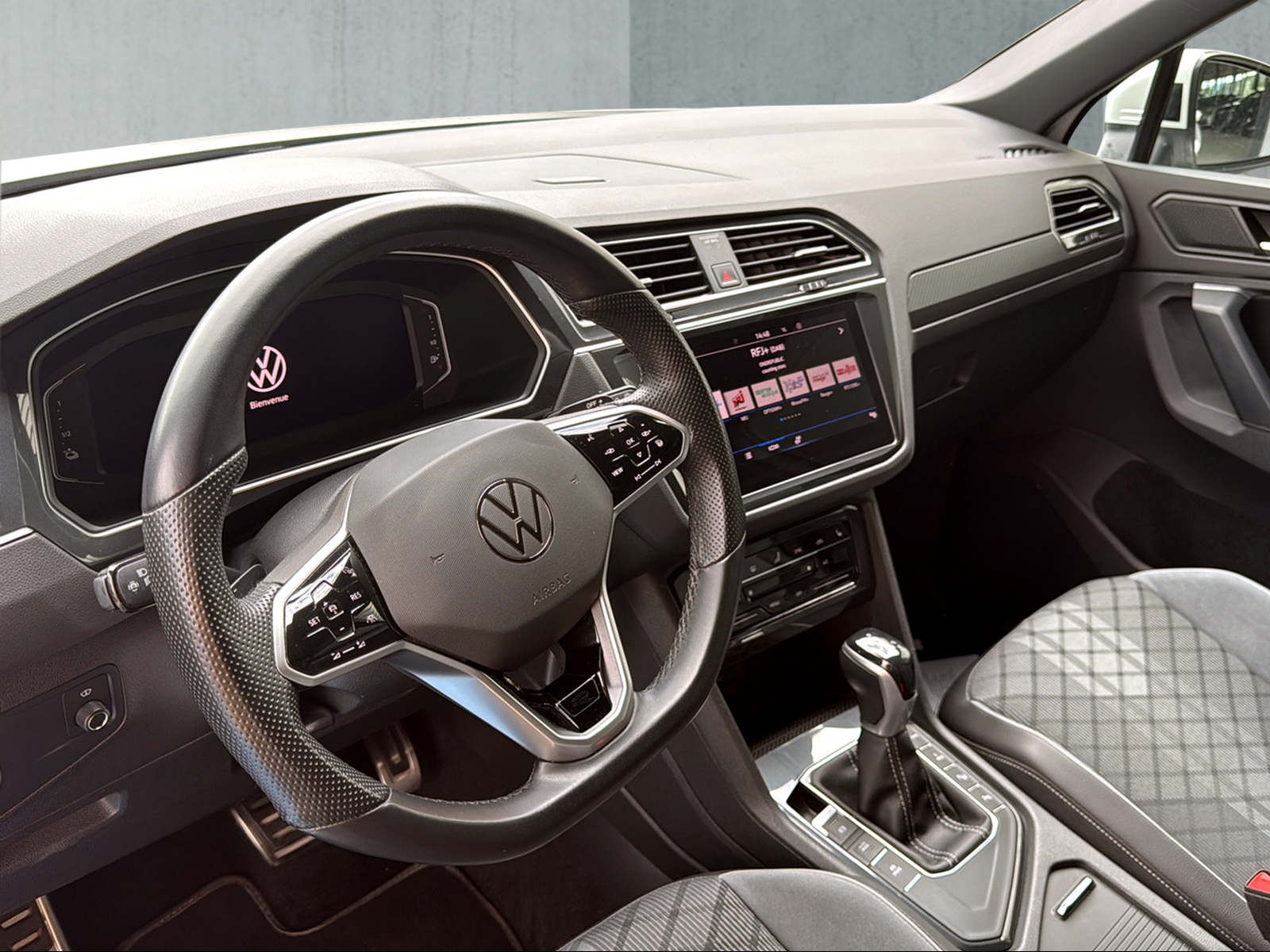 VW Tiguan 1.4TSI PHEV R-Line DSG-image-2