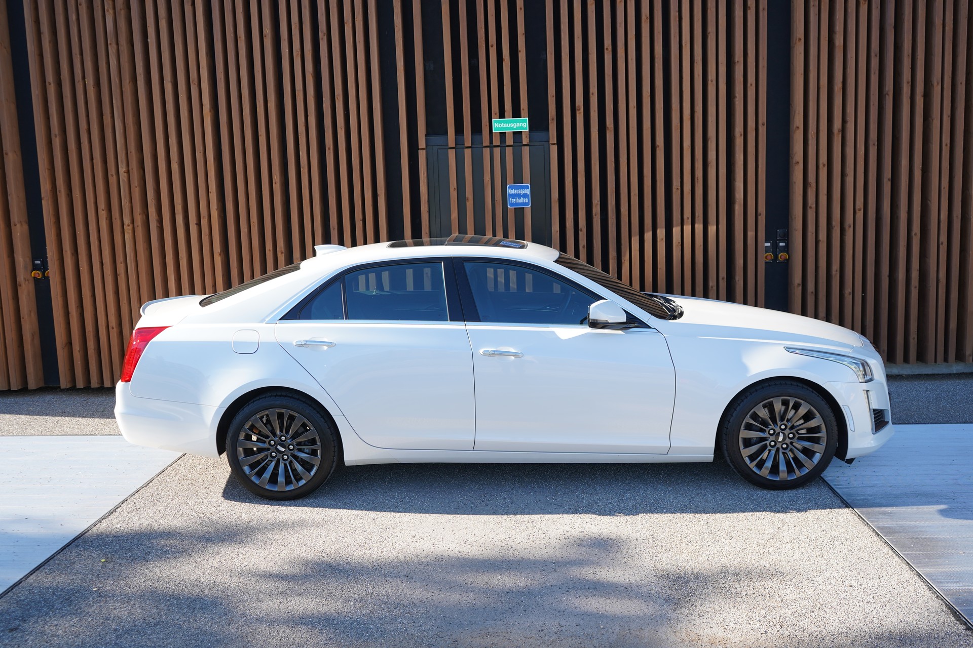 CADILLAC CTS Sedan 2.0 Turbo Premium AWD Automatic-image-4