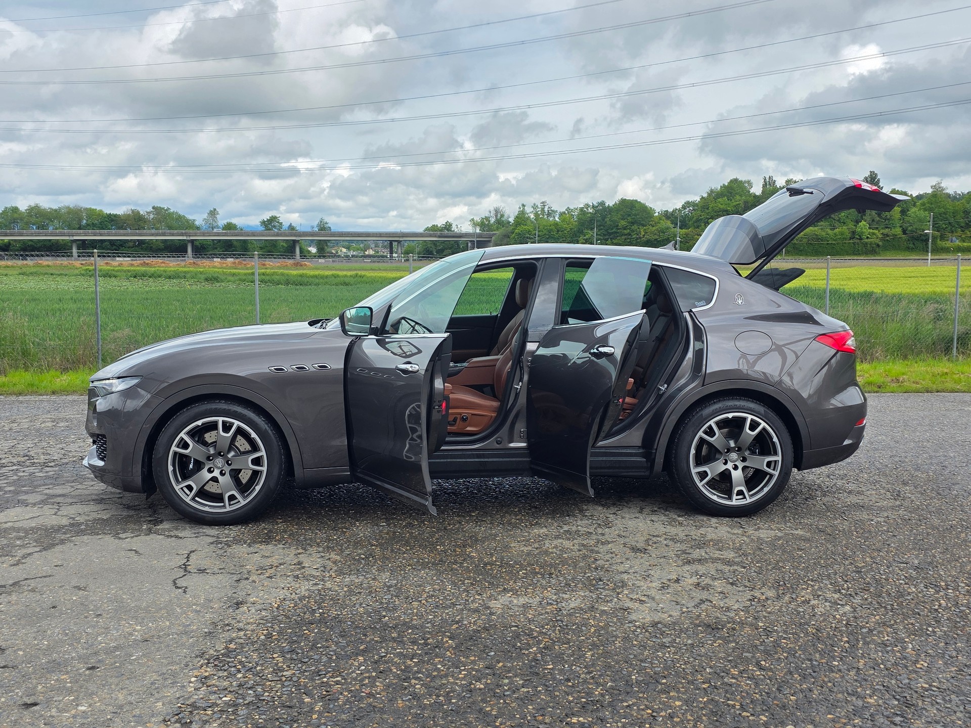 MASERATI Levante S 3.0 V6 Automatica-image-3
