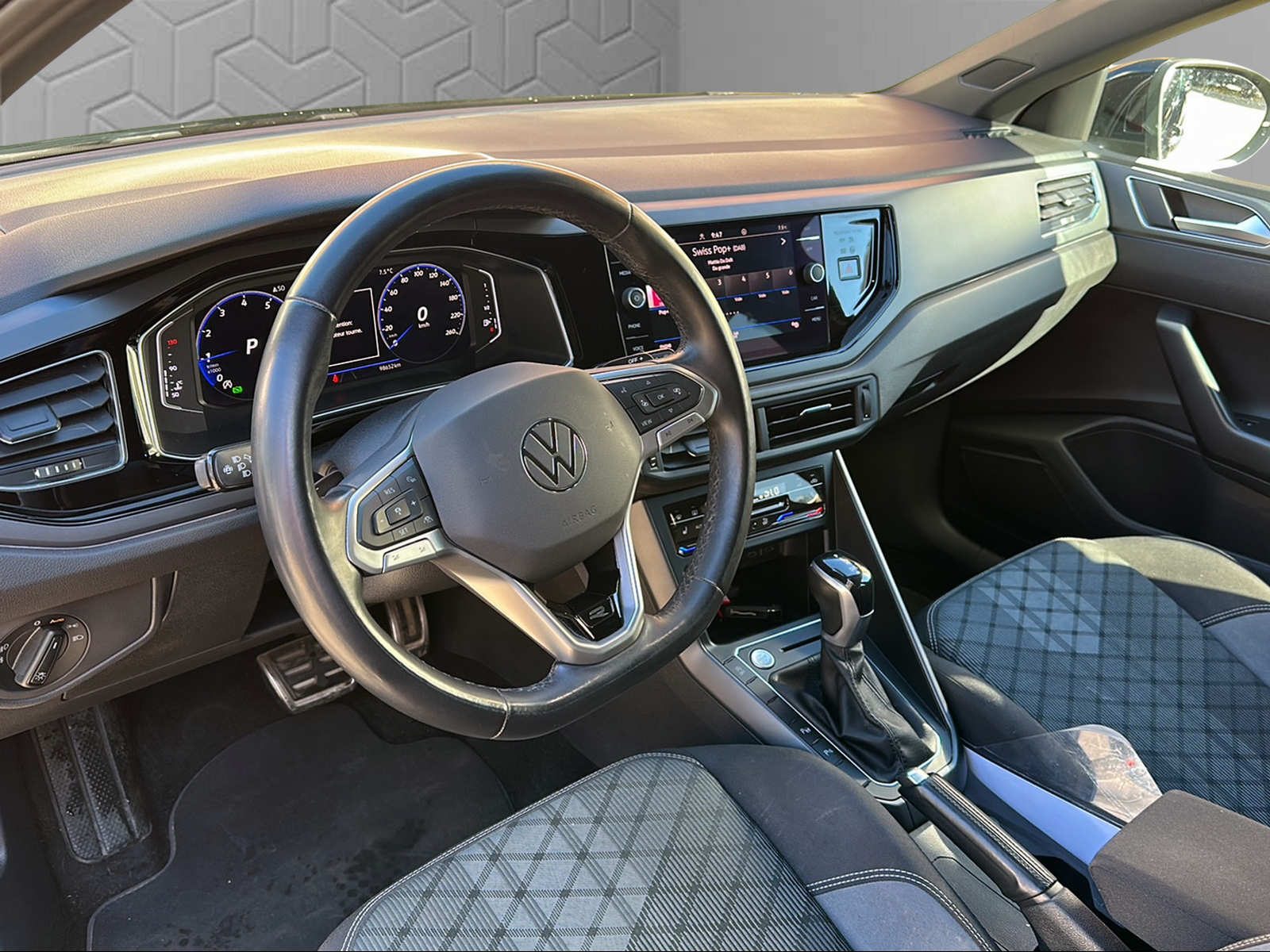 VW Taigo 1.0 TSI R-Line DSG-image-11