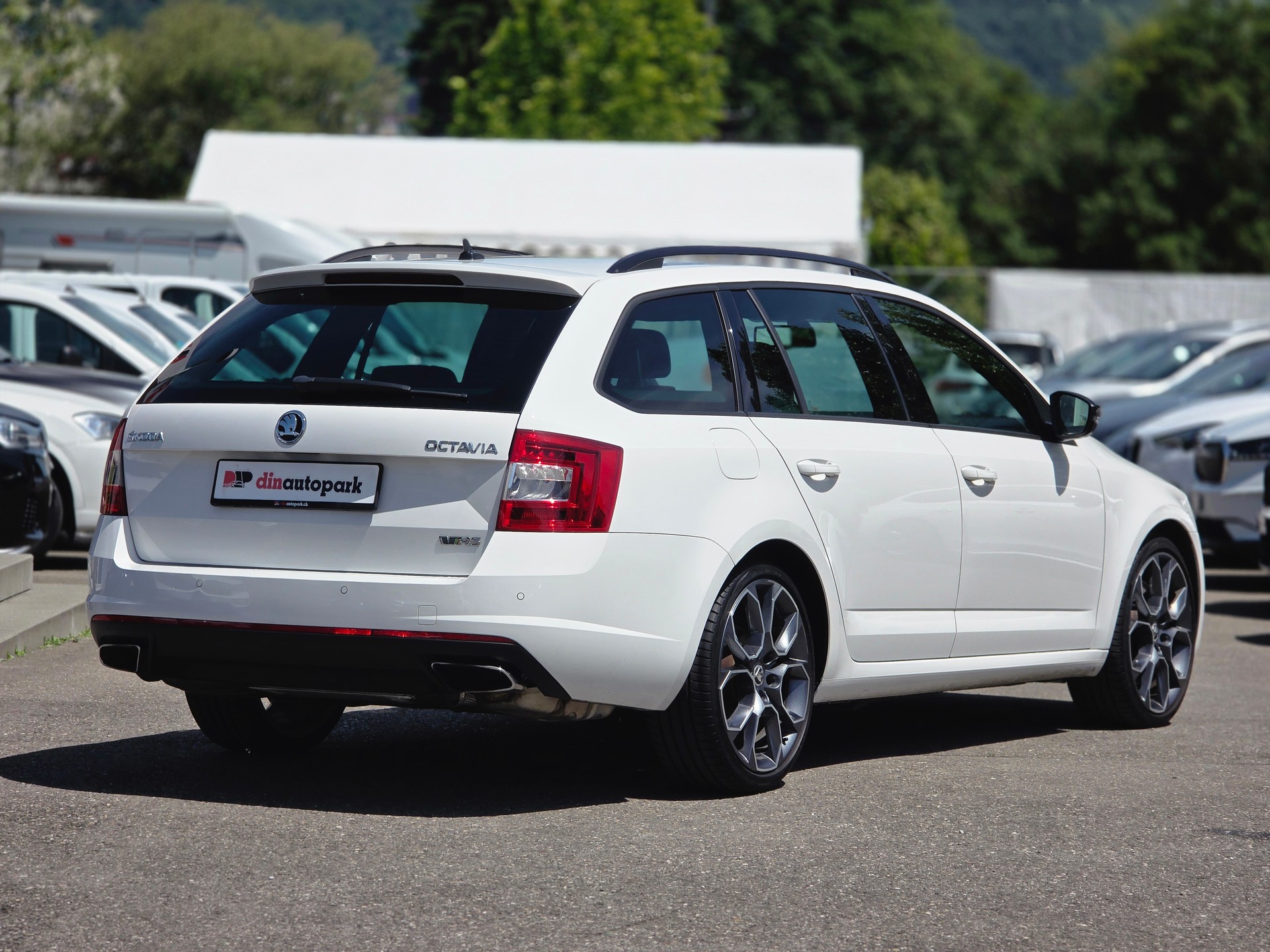 SKODA Octavia Combi 2.0 TSI RS DSG * Frisch ab MFK *-image-4