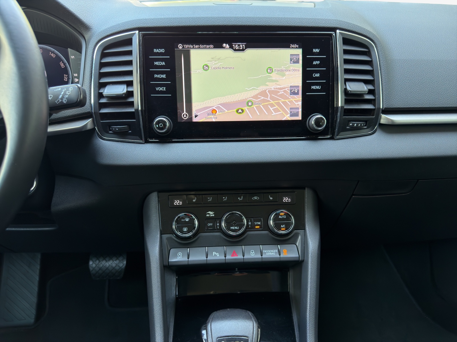 SKODA Karoq 1.5 TSI Ambition DSG-image-10