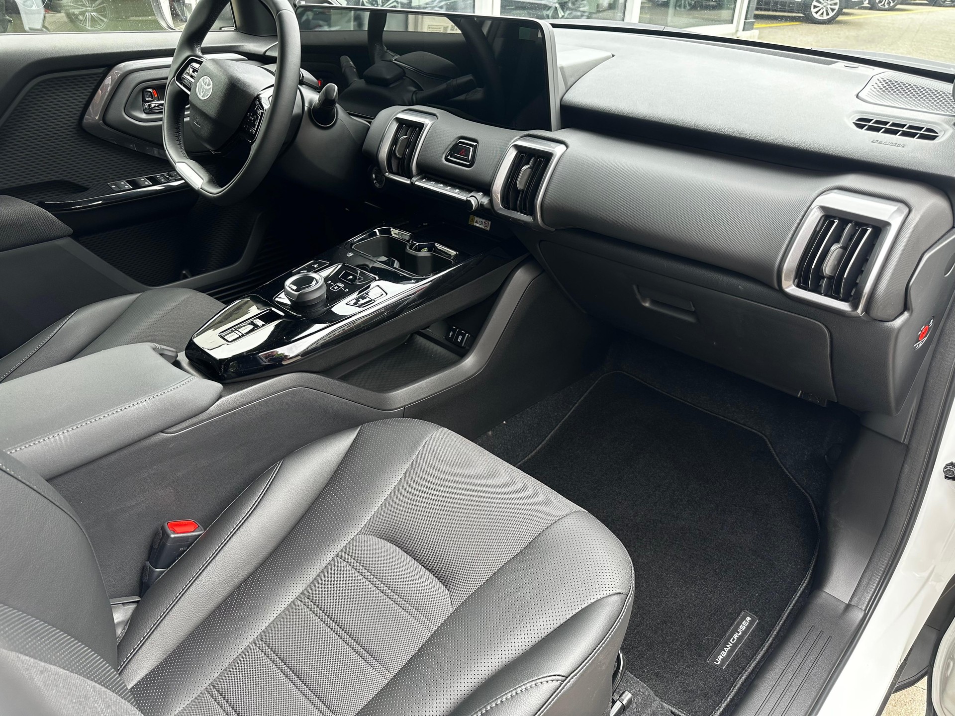 TOYOTA Urban Cruiser Premium AWD-image-13