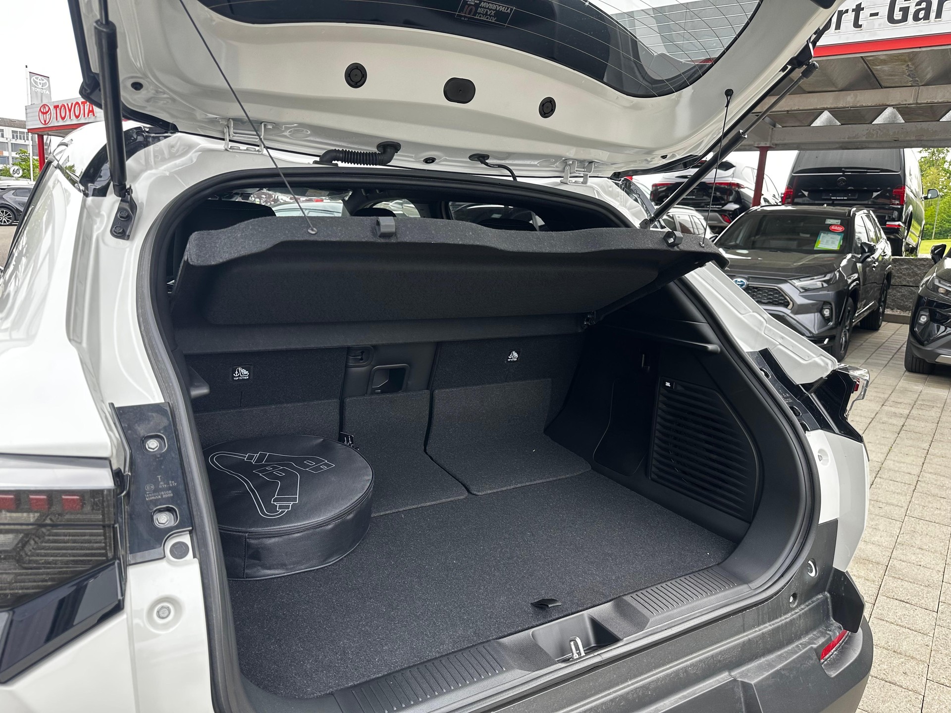 TOYOTA Urban Cruiser Premium AWD-image-6