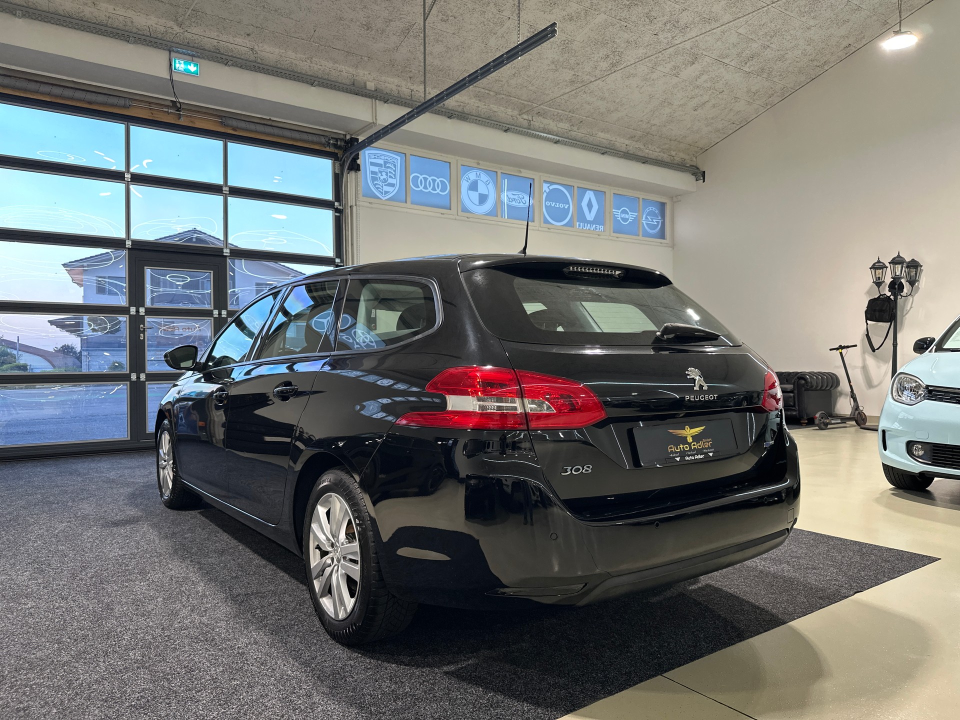 PEUGEOT 308 SW 1.2 THP Active-image-5
