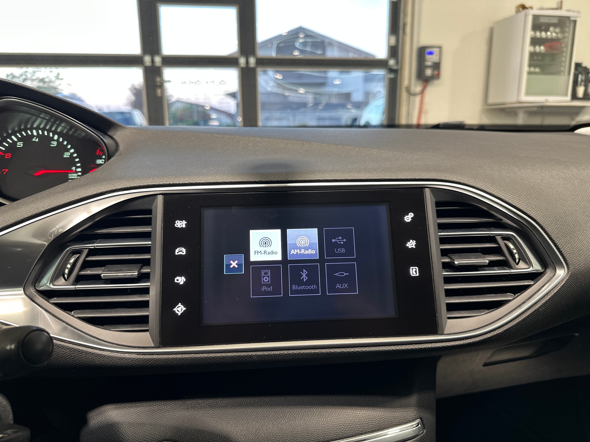 PEUGEOT 308 SW 1.2 THP Active-image-20