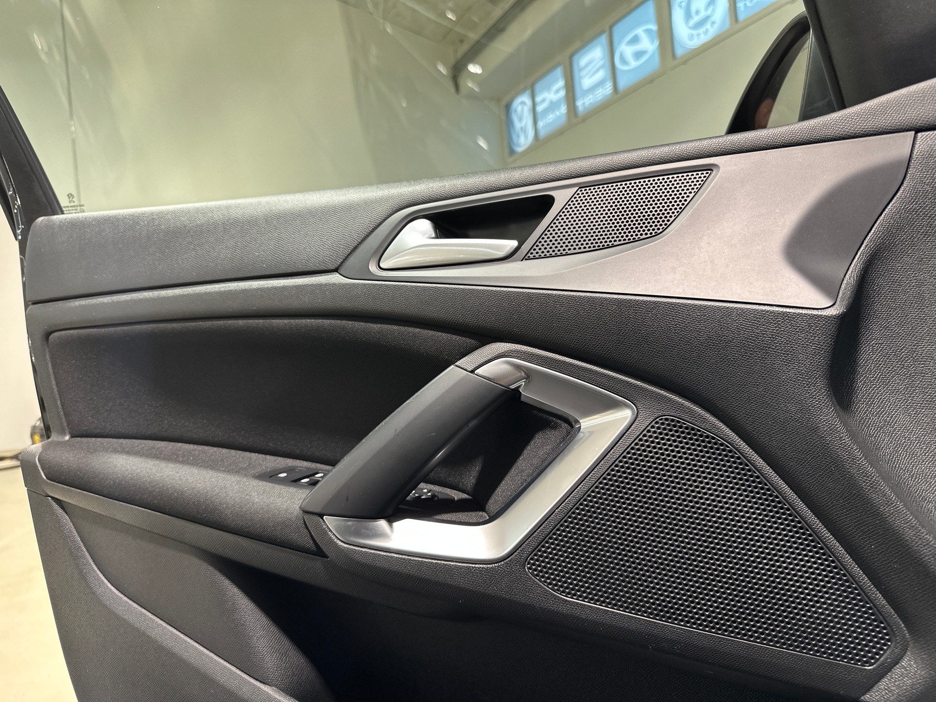 PEUGEOT 308 SW 1.2 THP Active-image-28