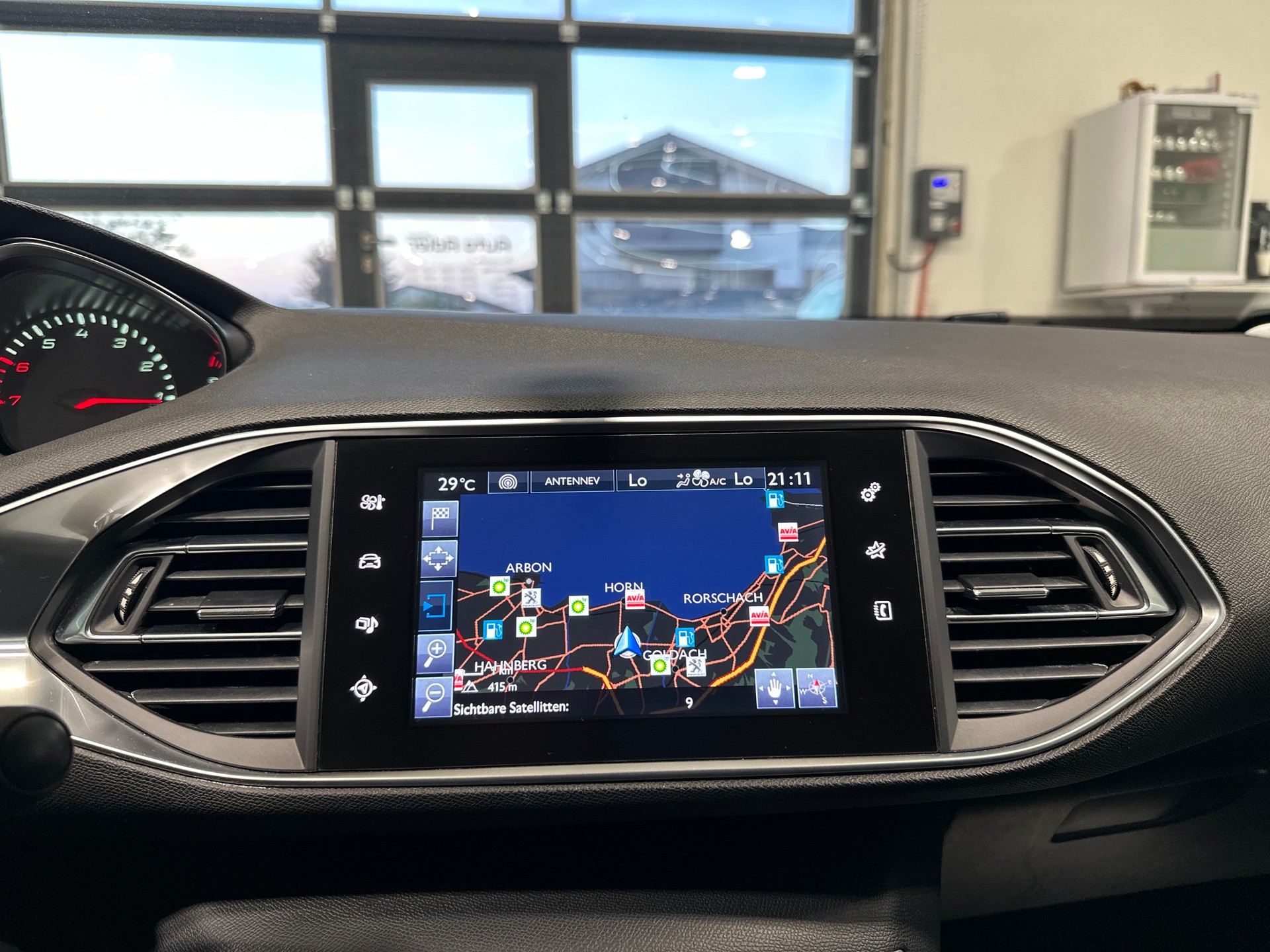 PEUGEOT 308 SW 1.2 THP Active-image-18