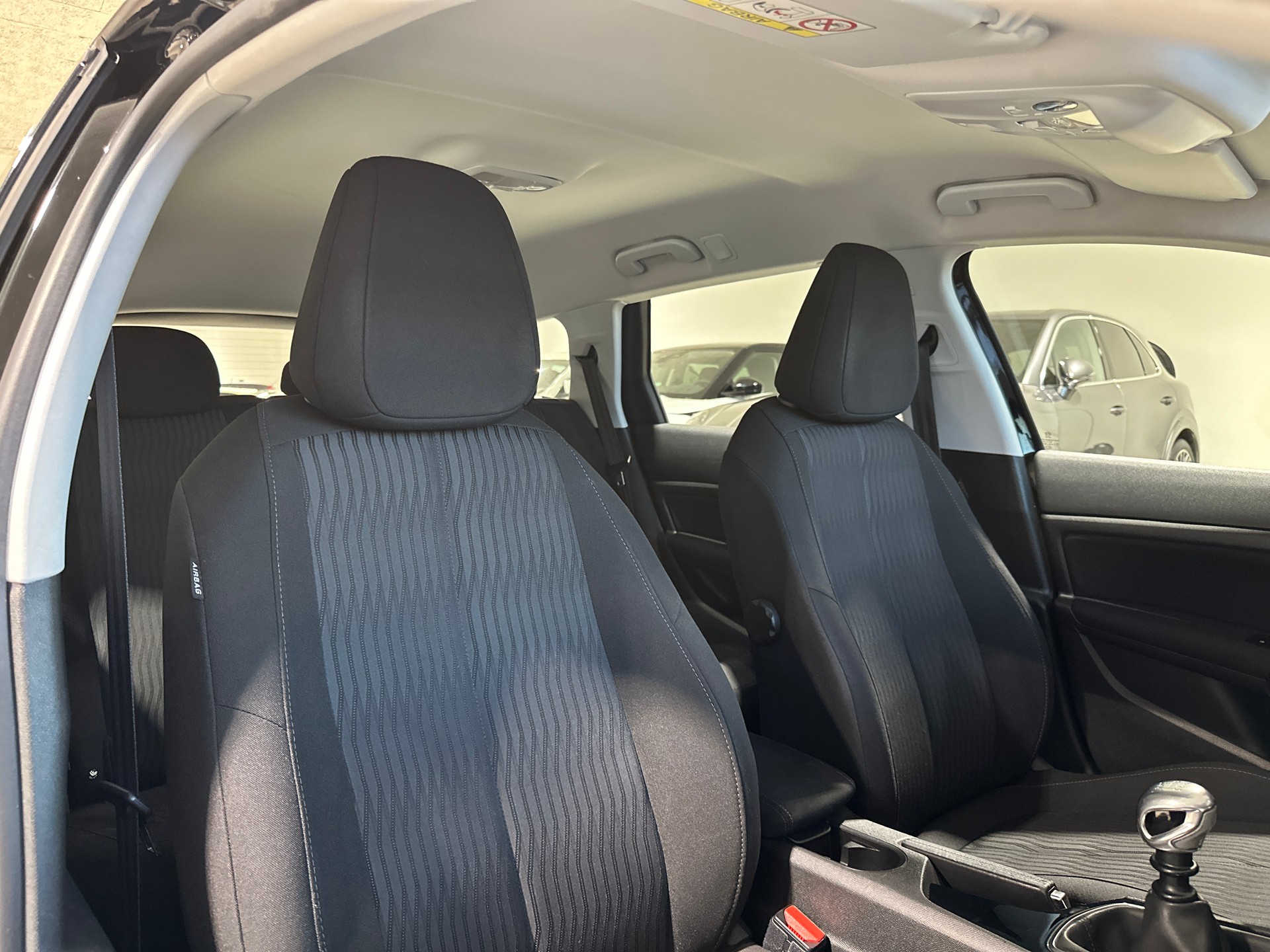 PEUGEOT 308 SW 1.2 THP Active-image-13