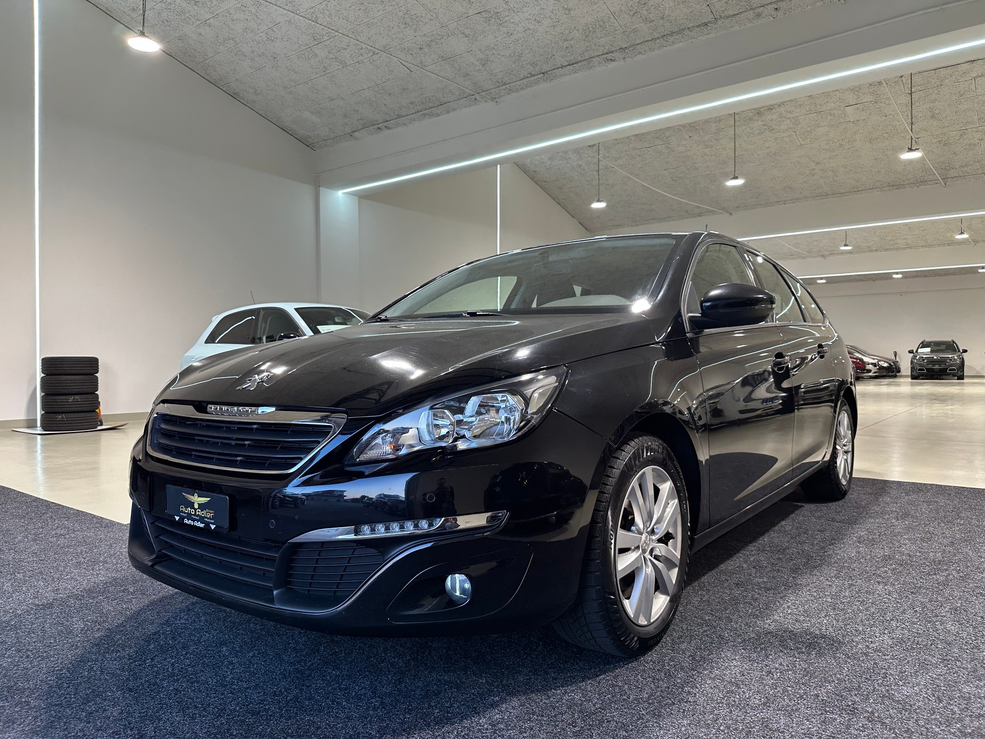 PEUGEOT 308 SW 1.2 THP Active-image-2