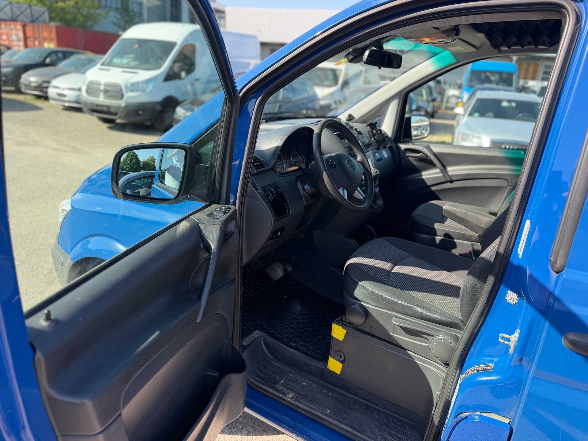 MERCEDES-BENZ Vito 116 CDI Mixto L 4Matic A-image-6