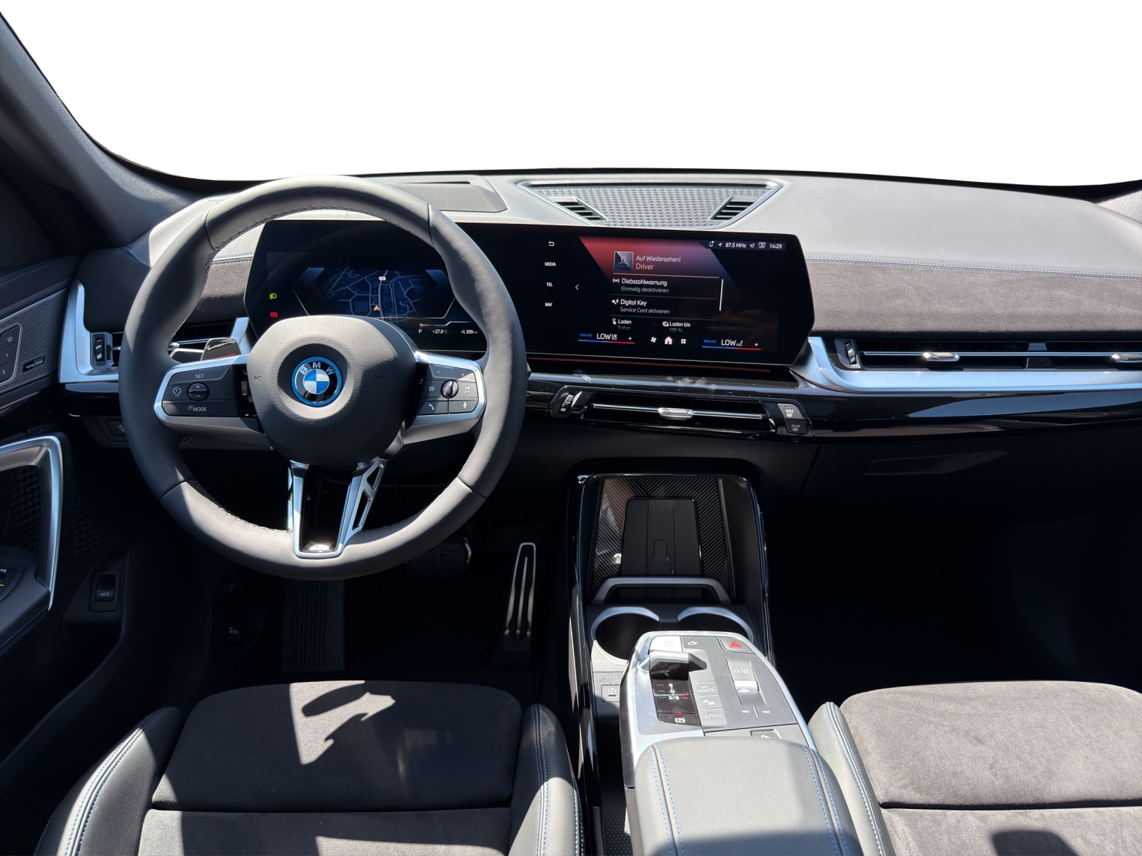 BMW iX1 xDrive 30 M Sport Pro-image-11