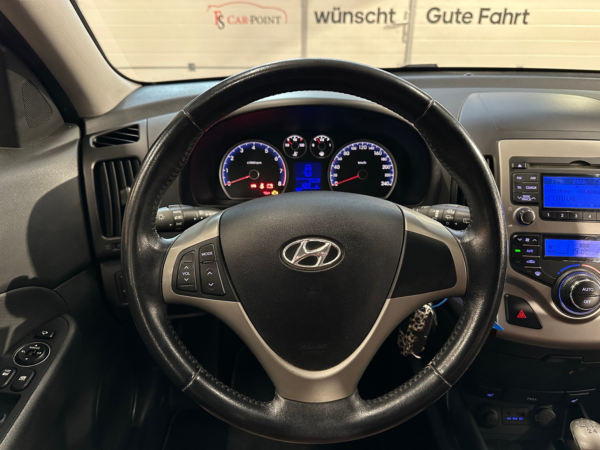 HYUNDAI i30 1.6 Style-image-10
