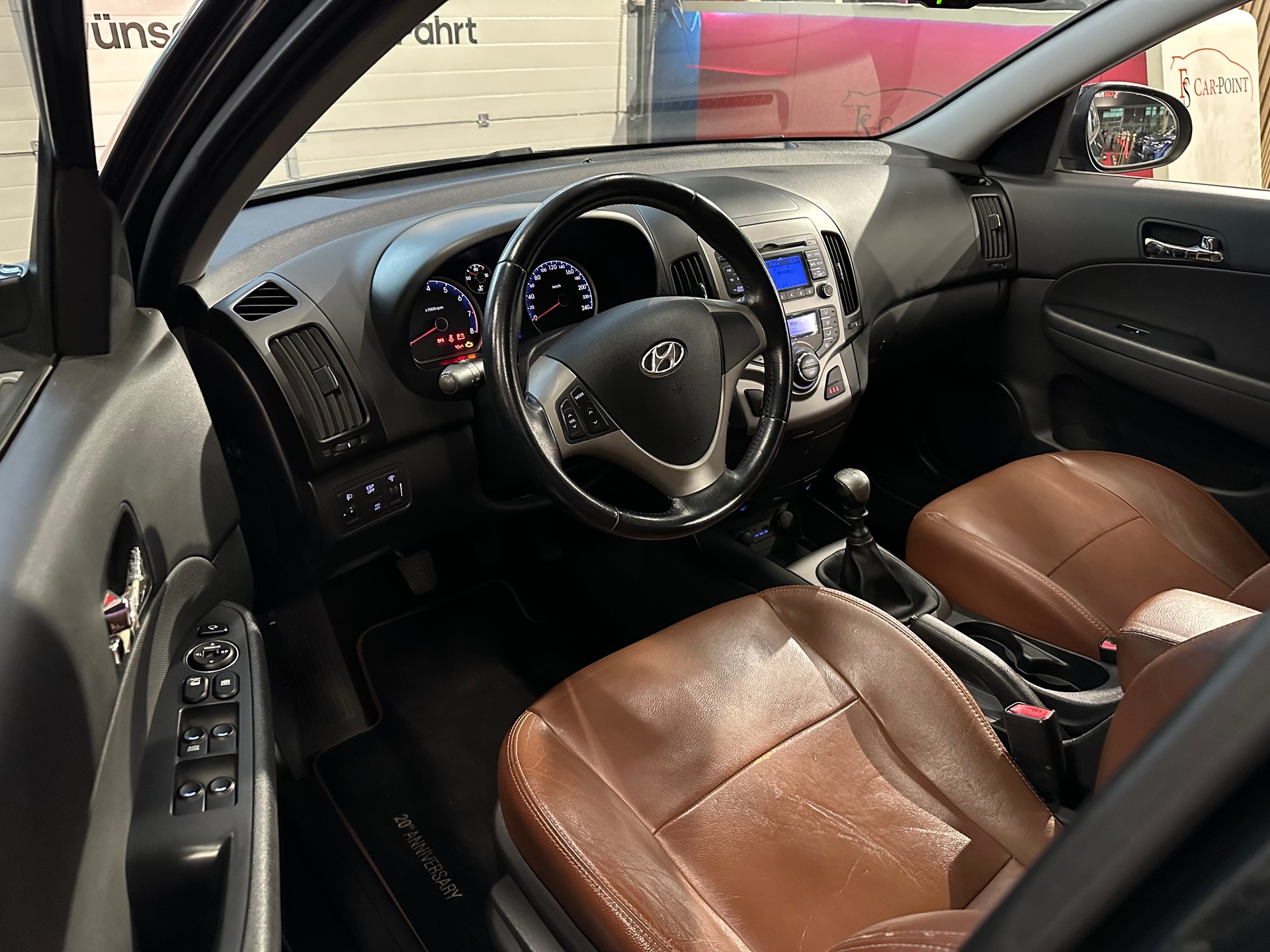 HYUNDAI i30 1.6 Style-image-8