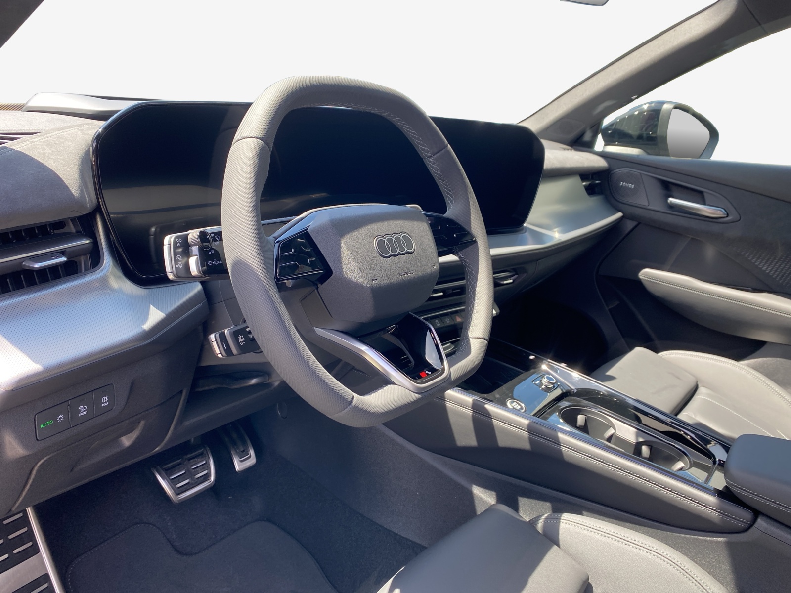 AUDI Q3 SUV e-hybrid 200 kW S tronig-image-14