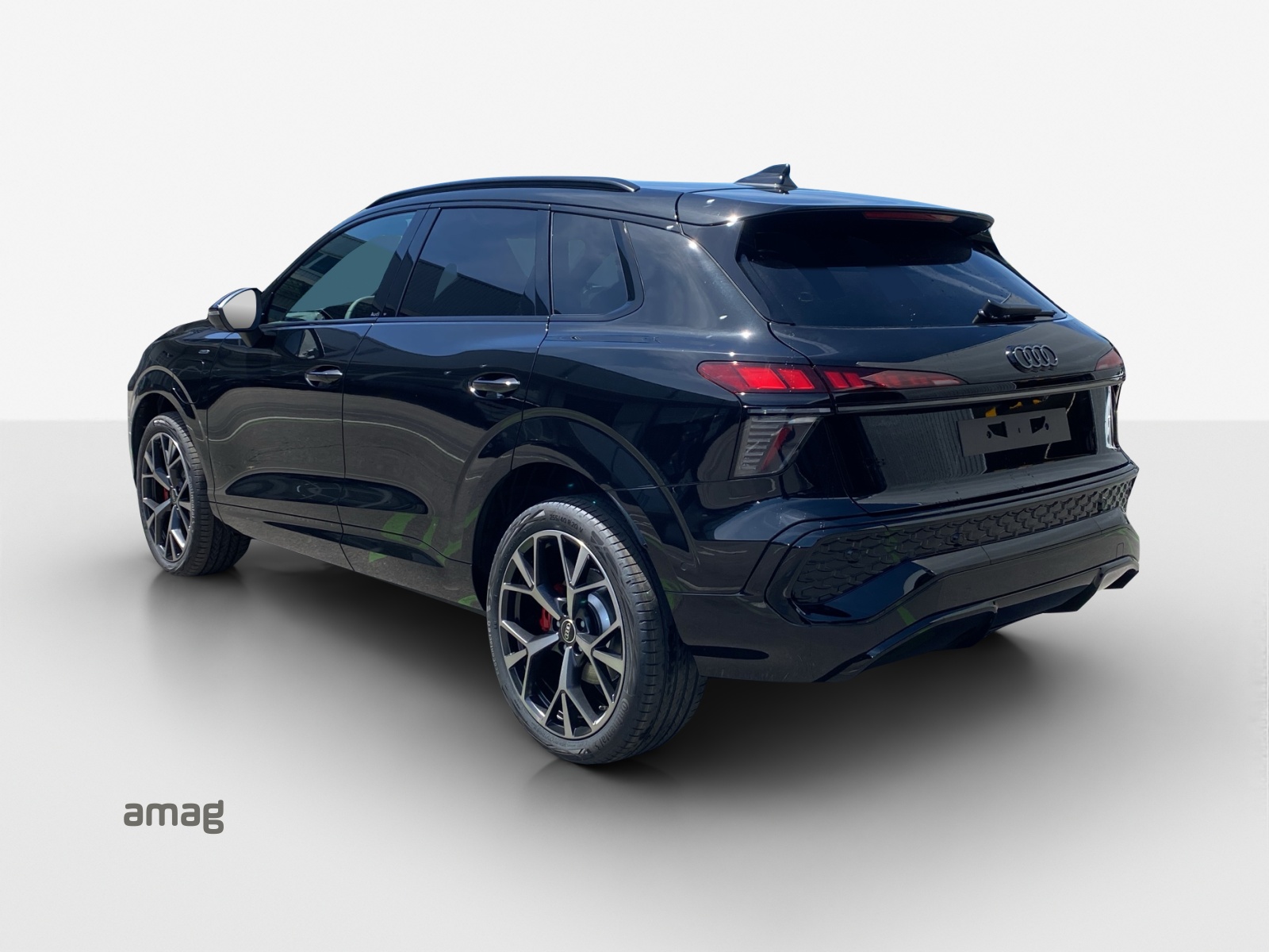 AUDI Q3 SUV e-hybrid 200 kW S tronig-image-2
