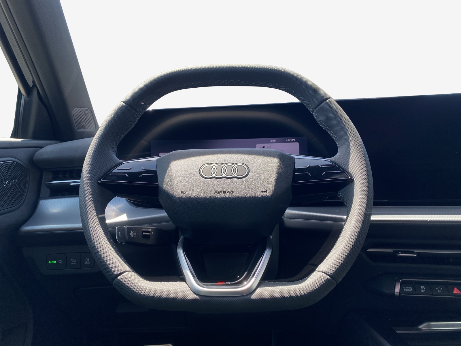 AUDI Q3 SUV e-hybrid 200 kW S tronig-image-9