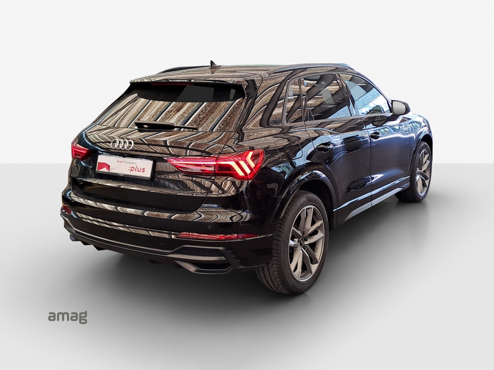 AUDI Q3 35 TFSI S line Attraction S-tronic-image-4