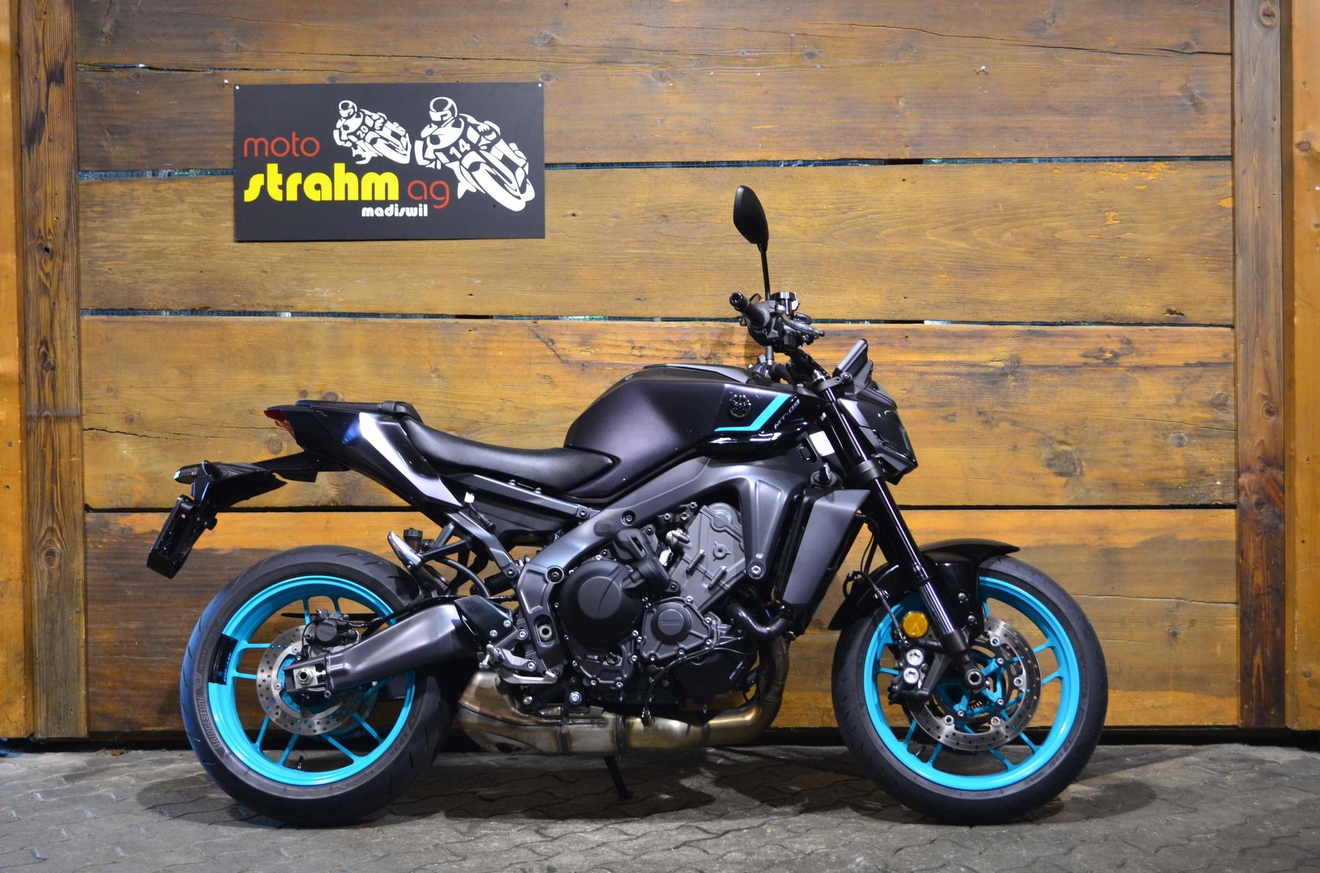 YAMAHA MT-09 35kW Y-AMT-showroom-element-1