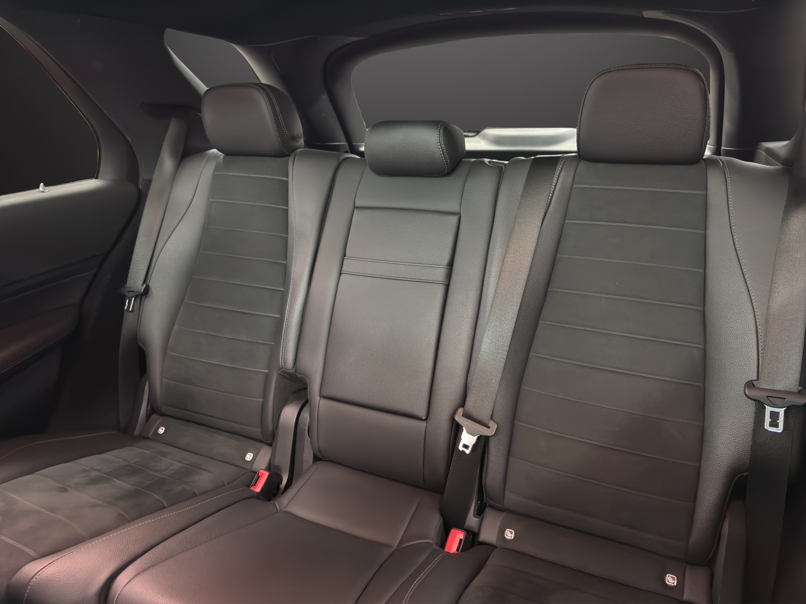 MERCEDES-BENZ GLE 300 d 4Matic-image-13
