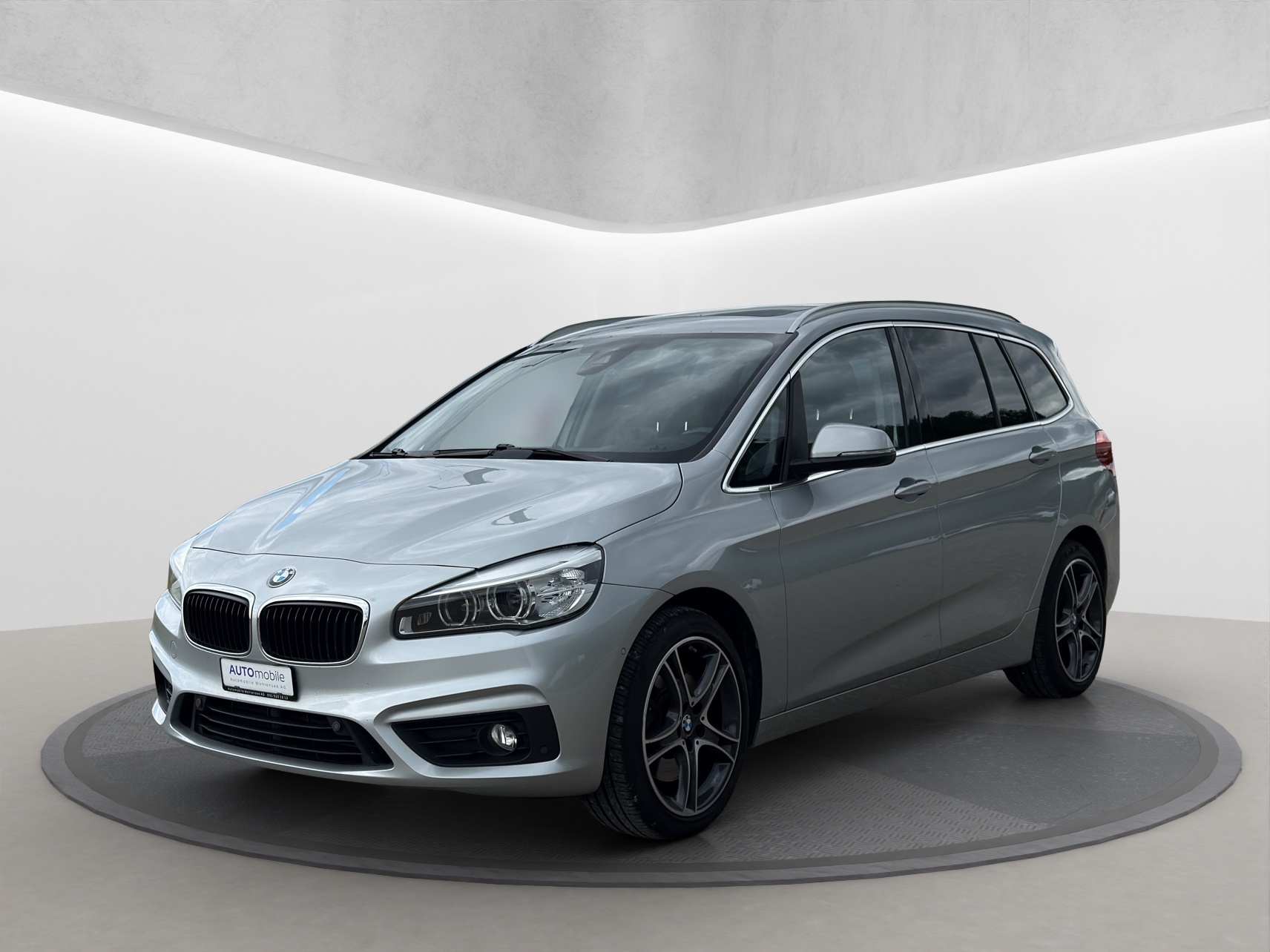 BMW 220d xDrive Gran Tourer Steptronic-image-1