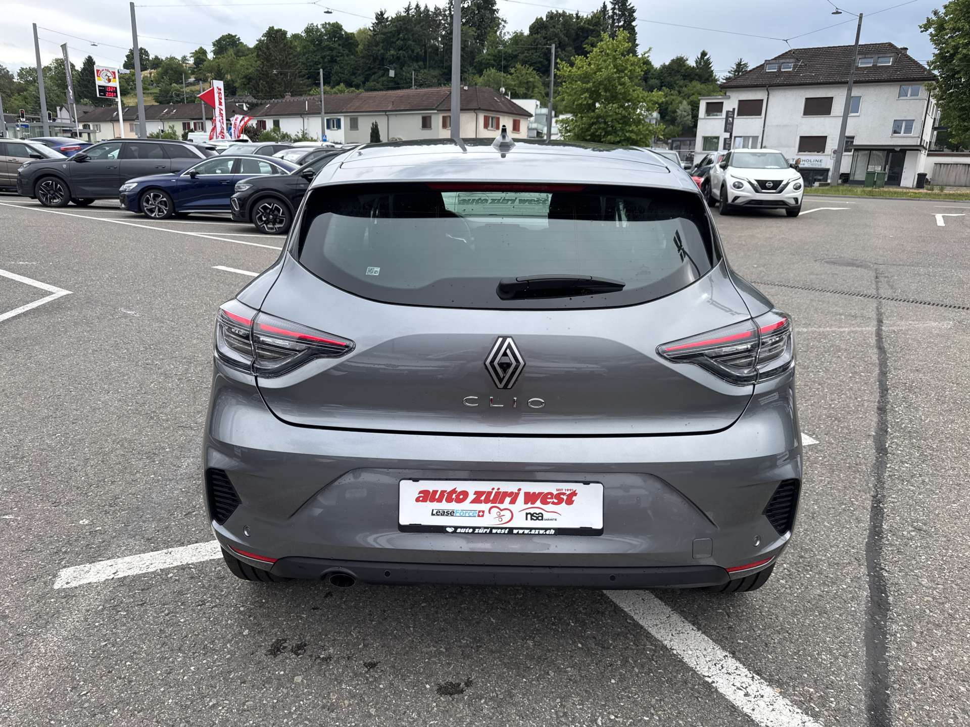 RENAULT Clio 1.5 DCi Evolution 100PS-image-14