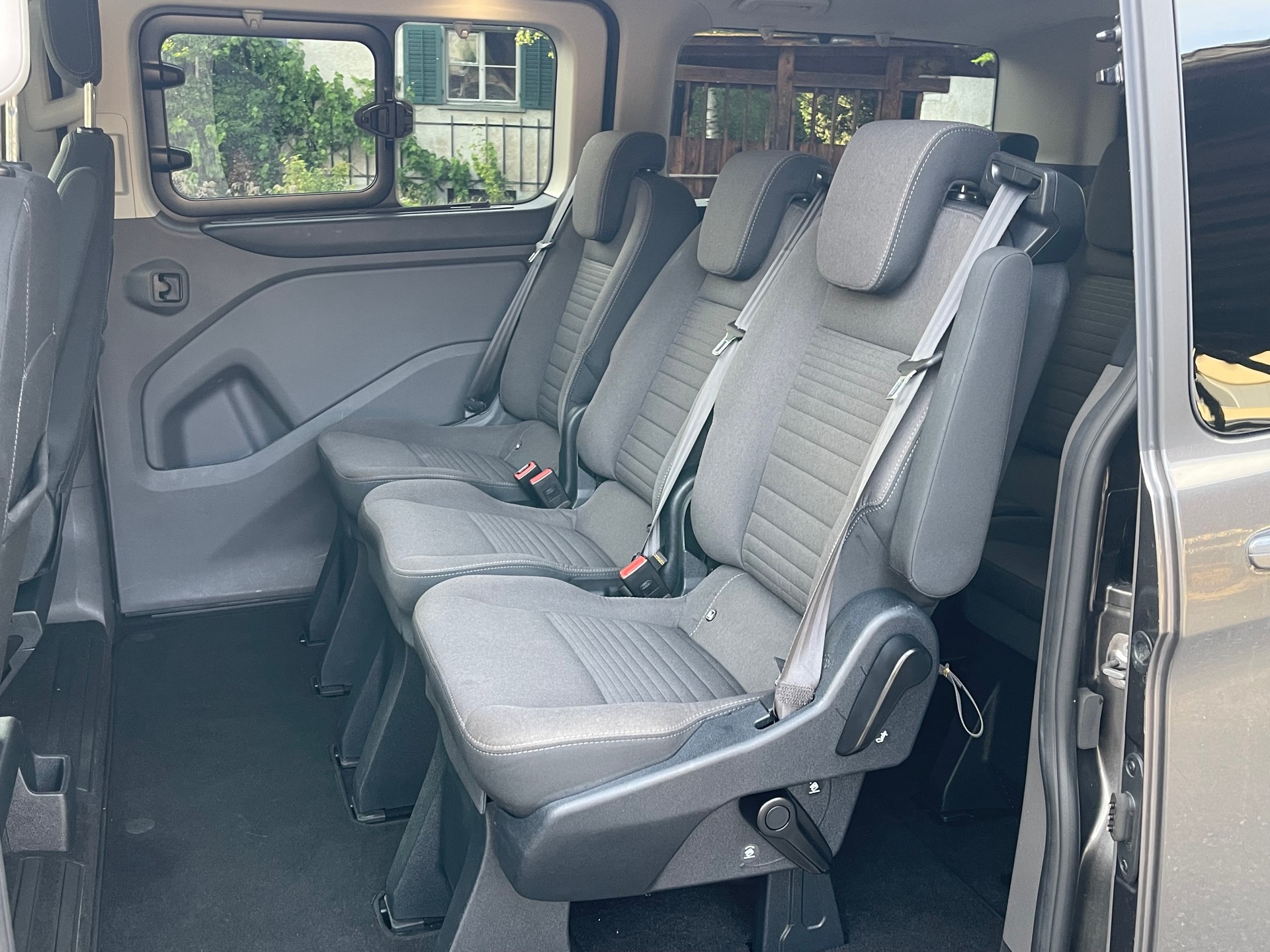 FORD Tourneo Custom 320 L1H1 Titanium PHEV-image-6