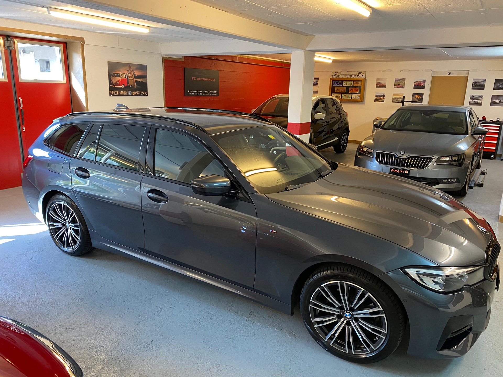 BMW 320d xDrive Touring M Sport Steptronic-image-2