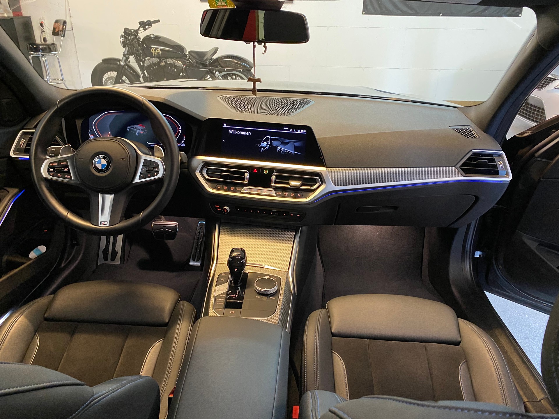 BMW 320d xDrive Touring M Sport Steptronic-image-7
