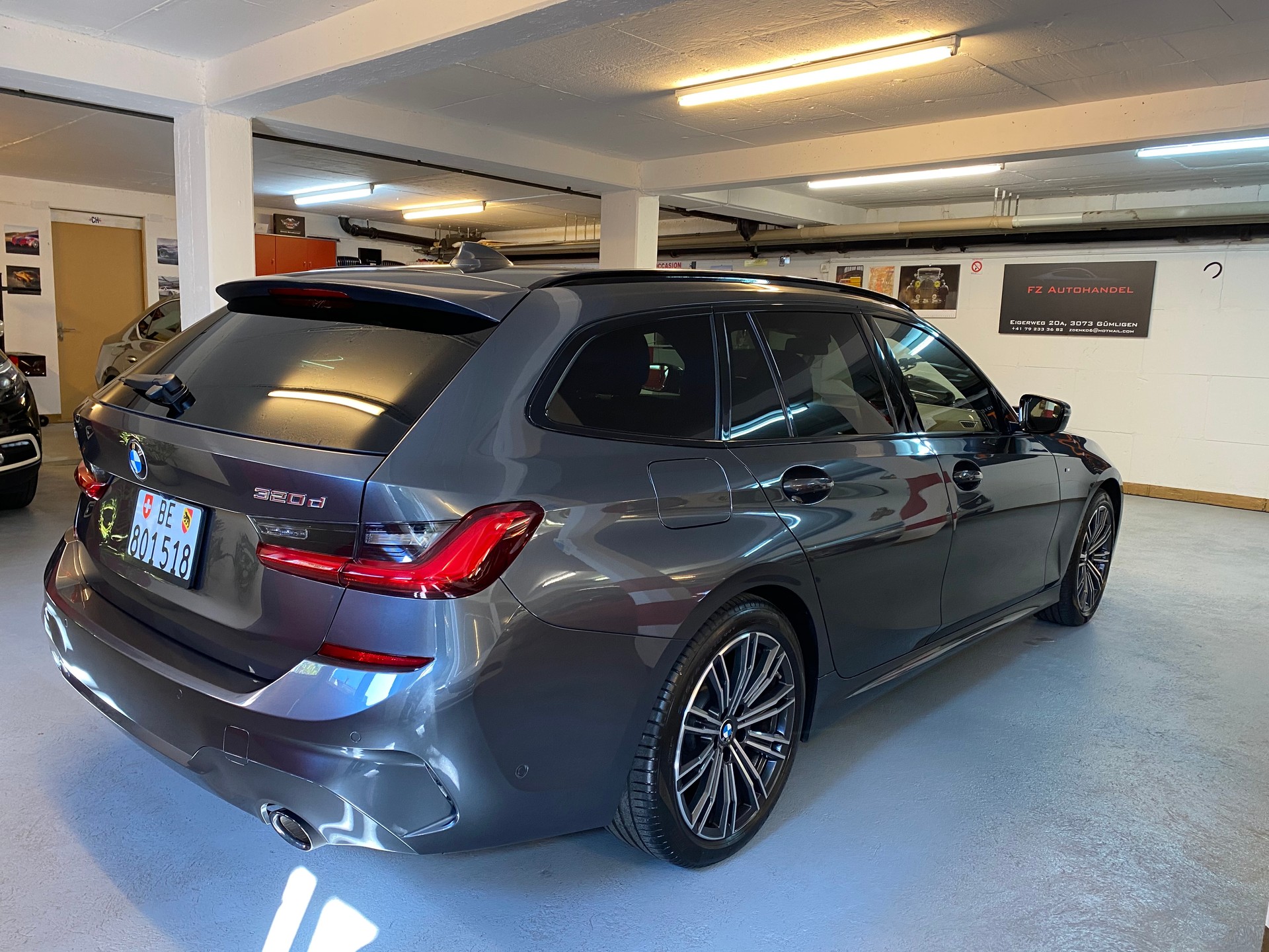 BMW 320d xDrive Touring M Sport Steptronic-image-5
