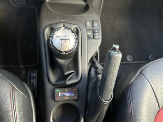TOYOTA iQ 1.33 carbon-image-11