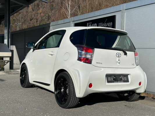 TOYOTA iQ 1.33 carbon-image-3