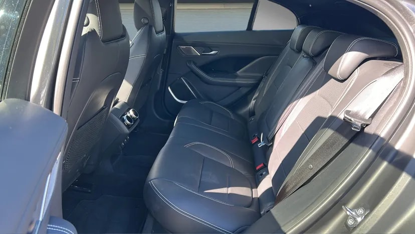 JAGUAR I-Pace EV400 HSE AWD mit Panoramadach-image-12