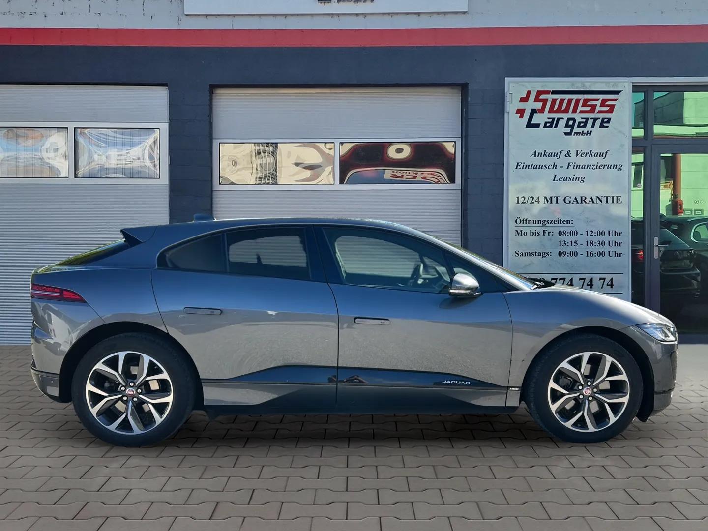 JAGUAR I-Pace EV400 HSE AWD mit Panoramadach-image-8