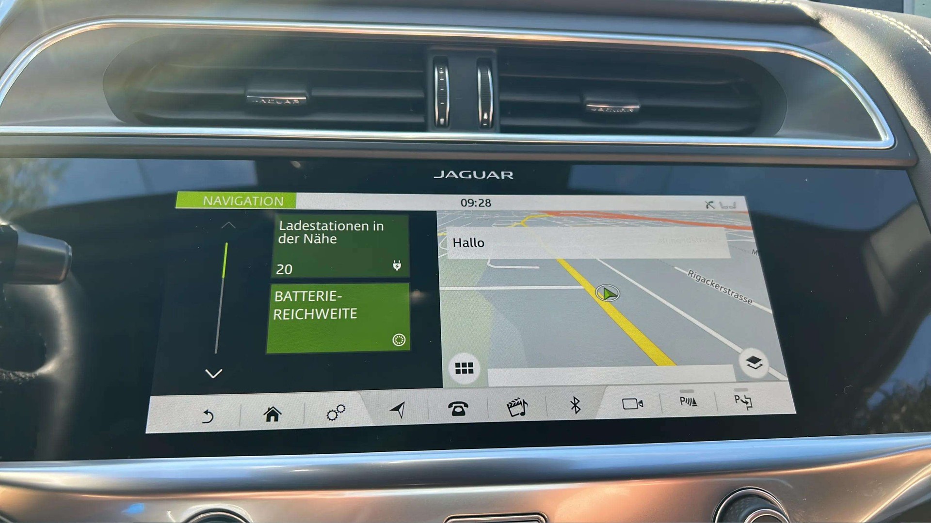 JAGUAR I-Pace EV400 HSE AWD mit Panoramadach-image-18