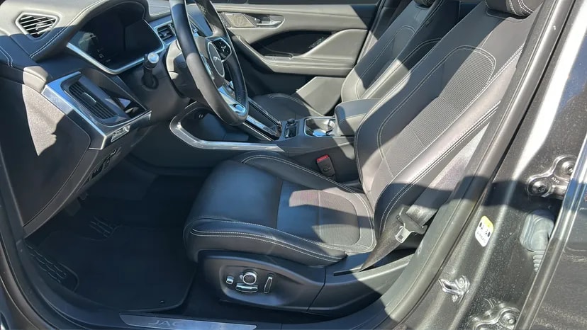 JAGUAR I-Pace EV400 HSE AWD mit Panoramadach-image-10