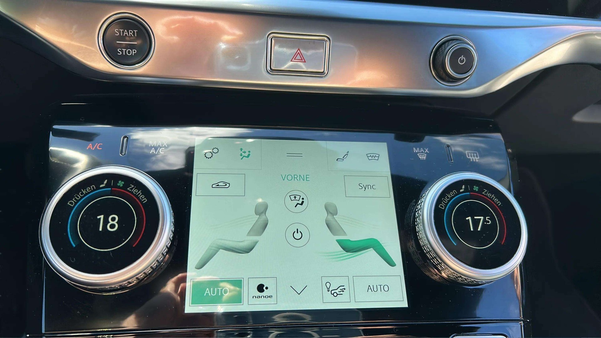JAGUAR I-Pace EV400 HSE AWD mit Panoramadach-image-21