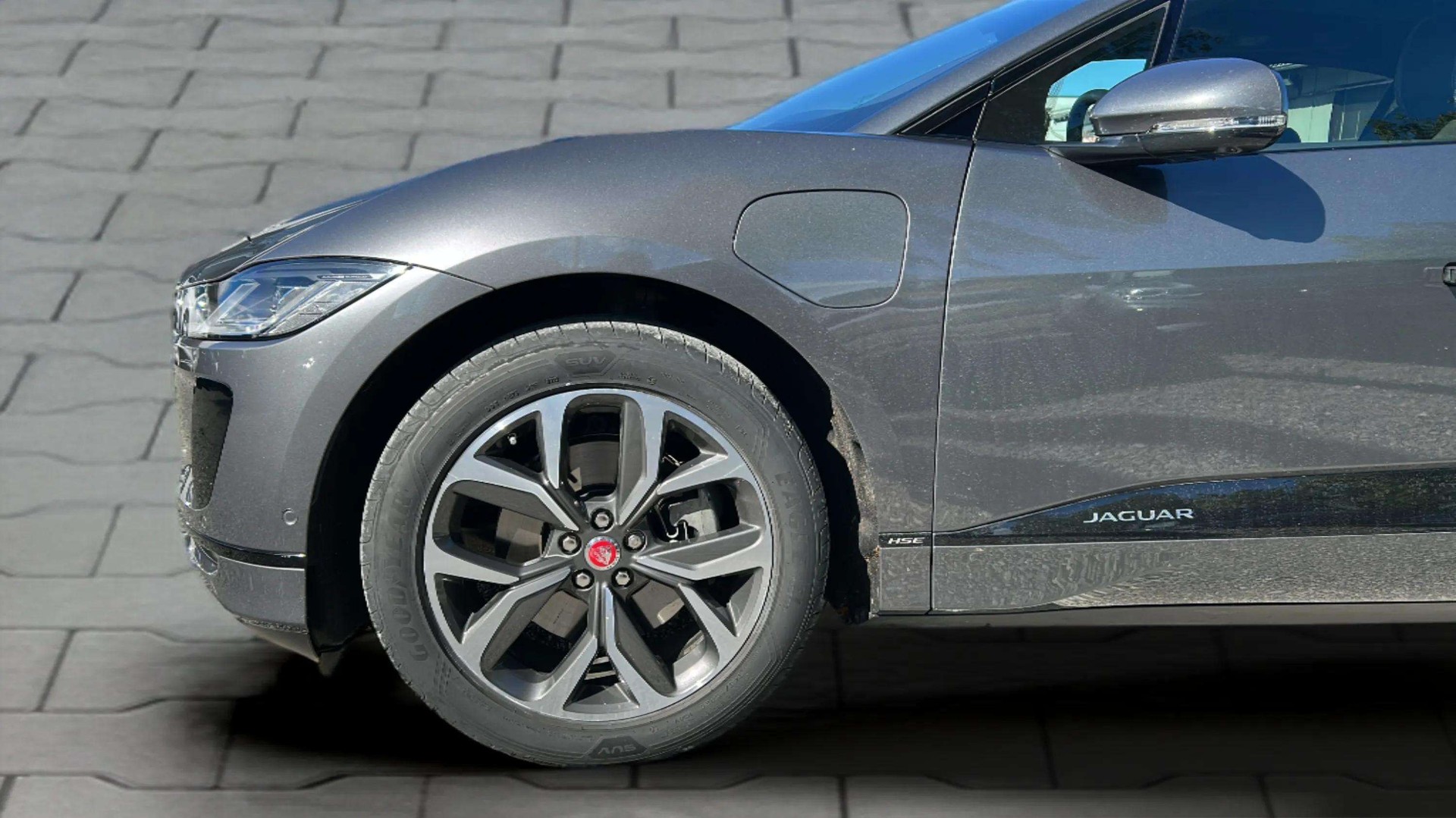 JAGUAR I-Pace EV400 HSE AWD mit Panoramadach-image-26