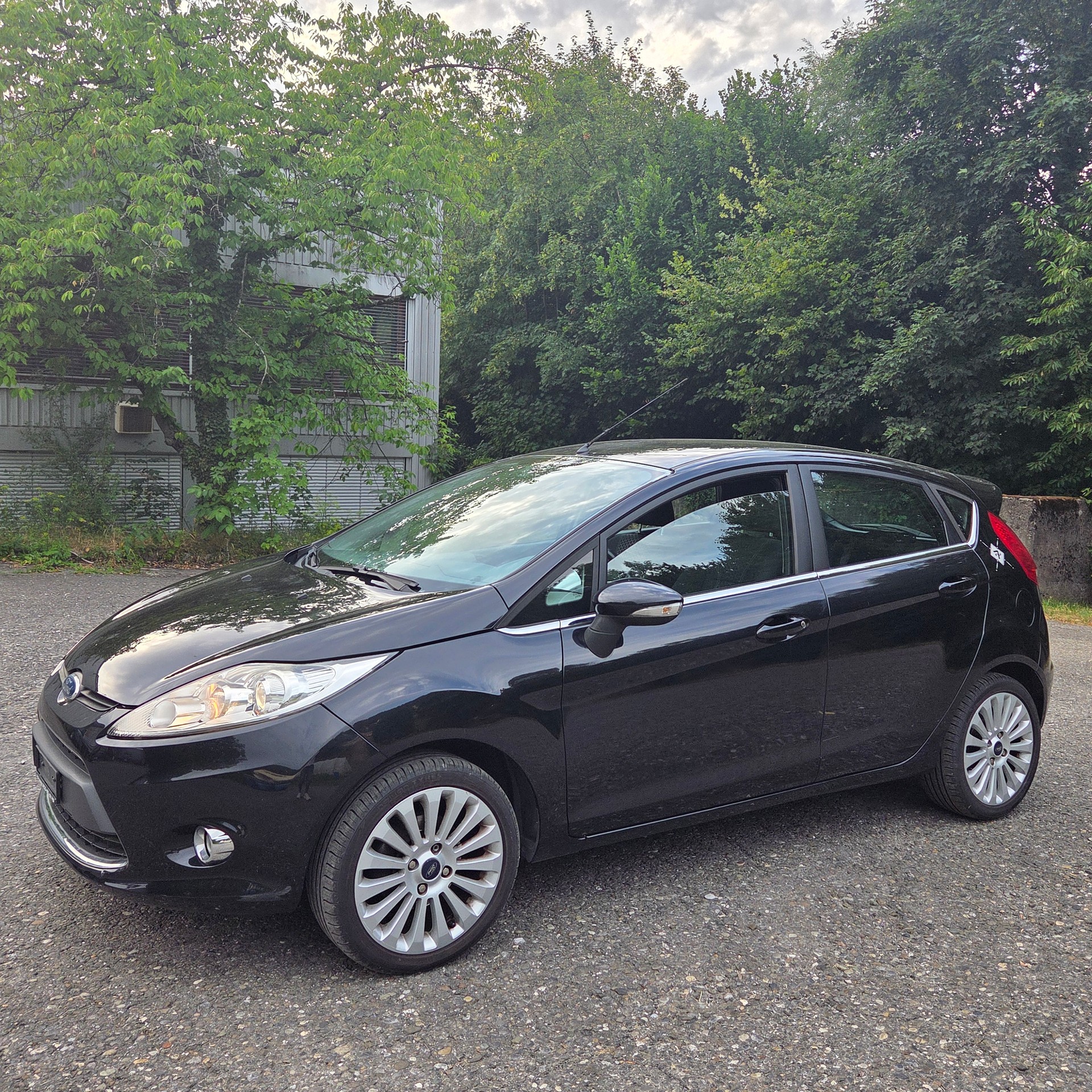 FORD Fiesta 1.4 16V Titanium