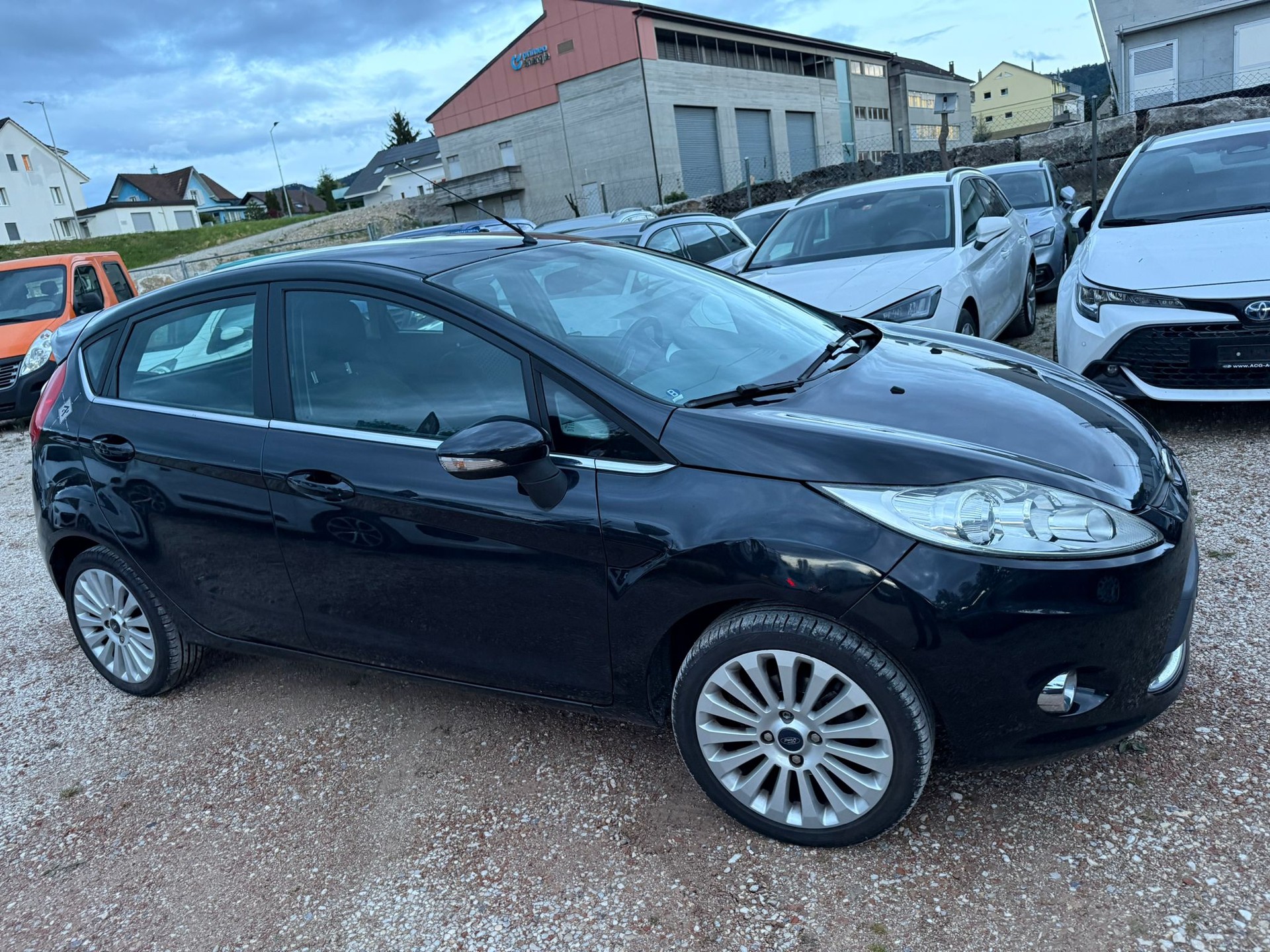 FORD Fiesta 1.4 16V Titanium-image-1