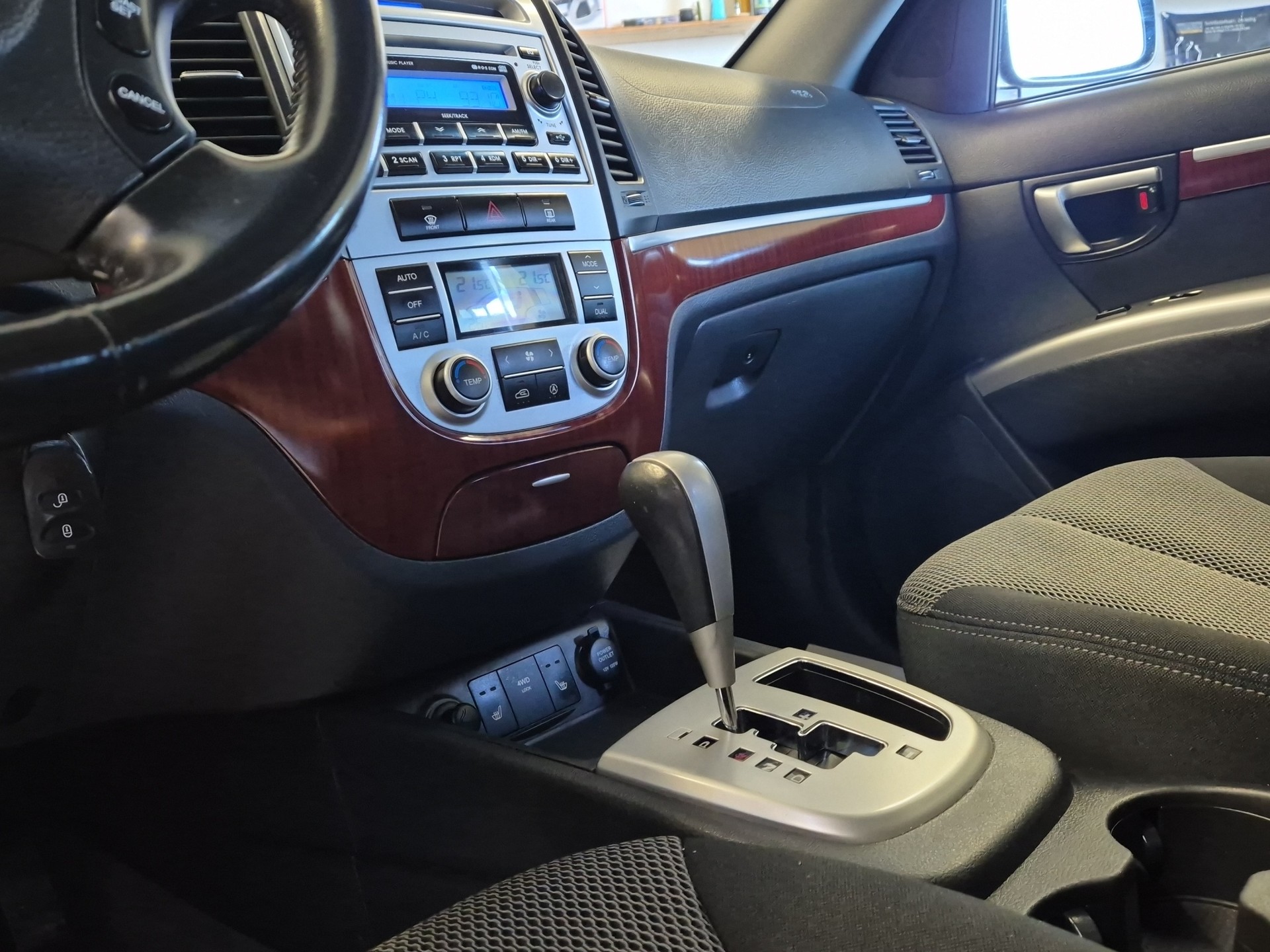HYUNDAI Santa Fe 2.7 V6 Style 4WD, 7-PLÄTZER-image-21