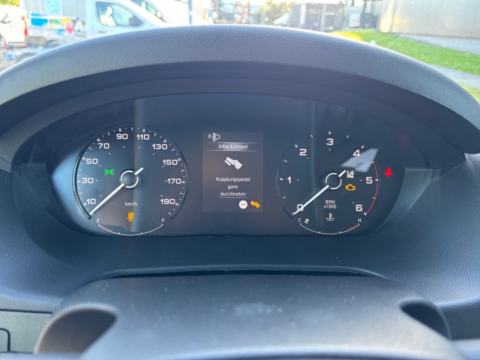 PEUGEOT Boxer 2.2 HDI 335 L2H2-image-11