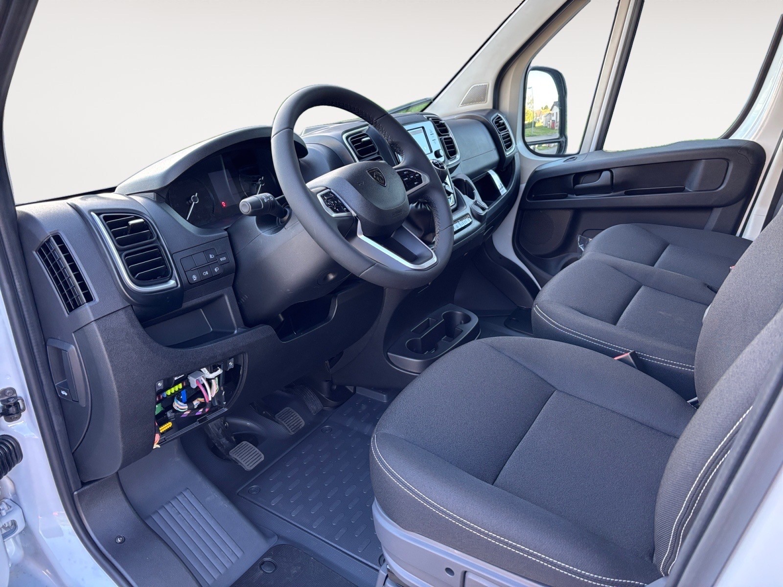 PEUGEOT Boxer 2.2 HDI 335 L2H2-image-6