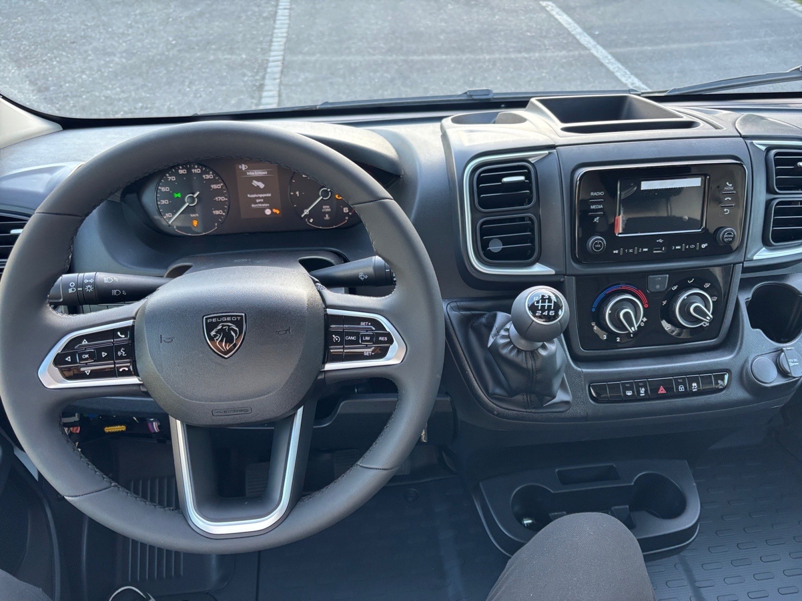 PEUGEOT Boxer 2.2 HDI 335 L2H2-image-8