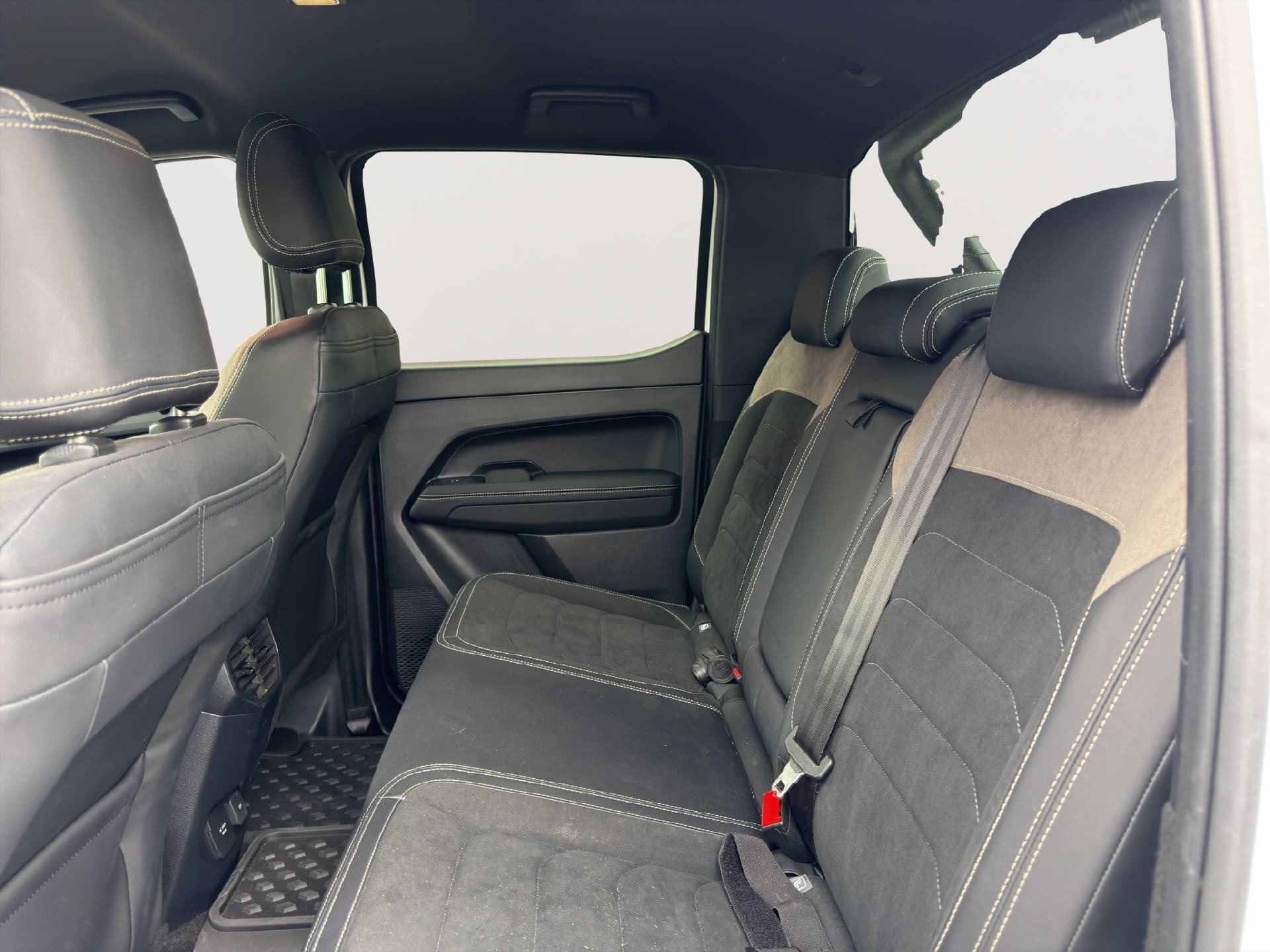 VW Amarok DKab. Pick-up 3.0 TDI 240 Style Winter 2 4m-image-16